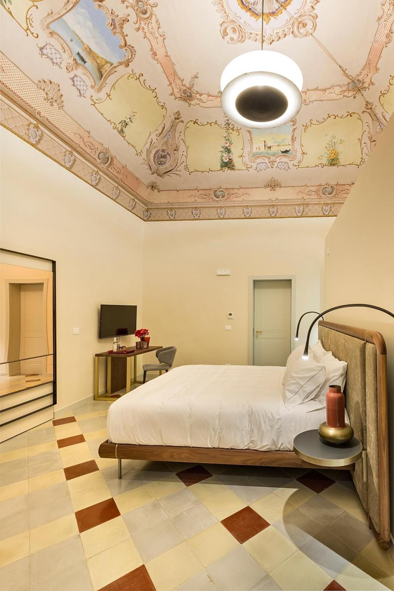 Dimora Clementina Deluxe King Room 2