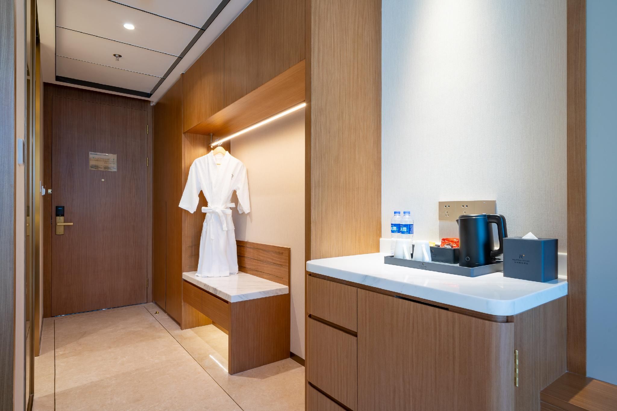 Rezen - Deluxe 1 Bed Room