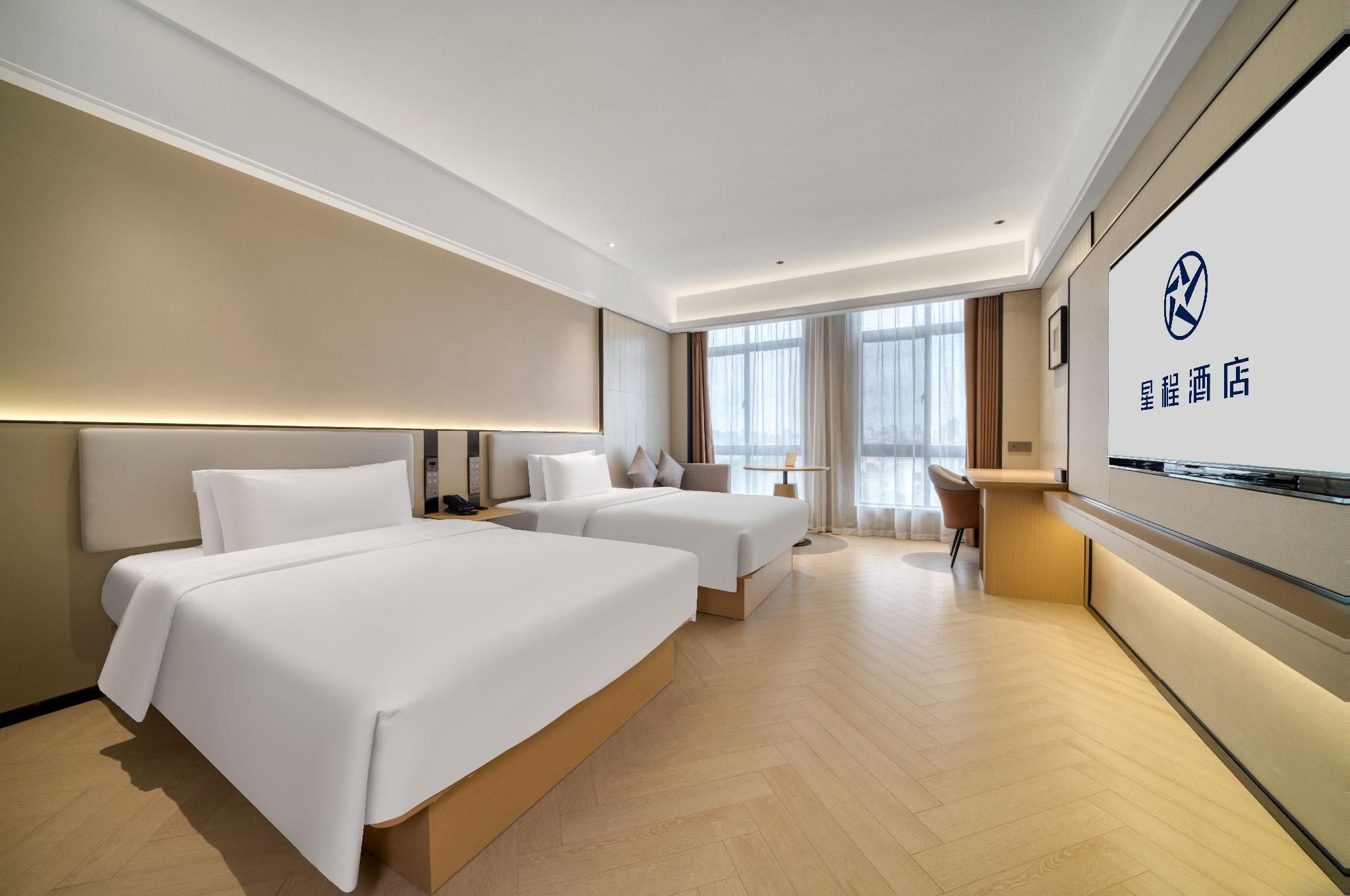 Huazhu - Superior Twin