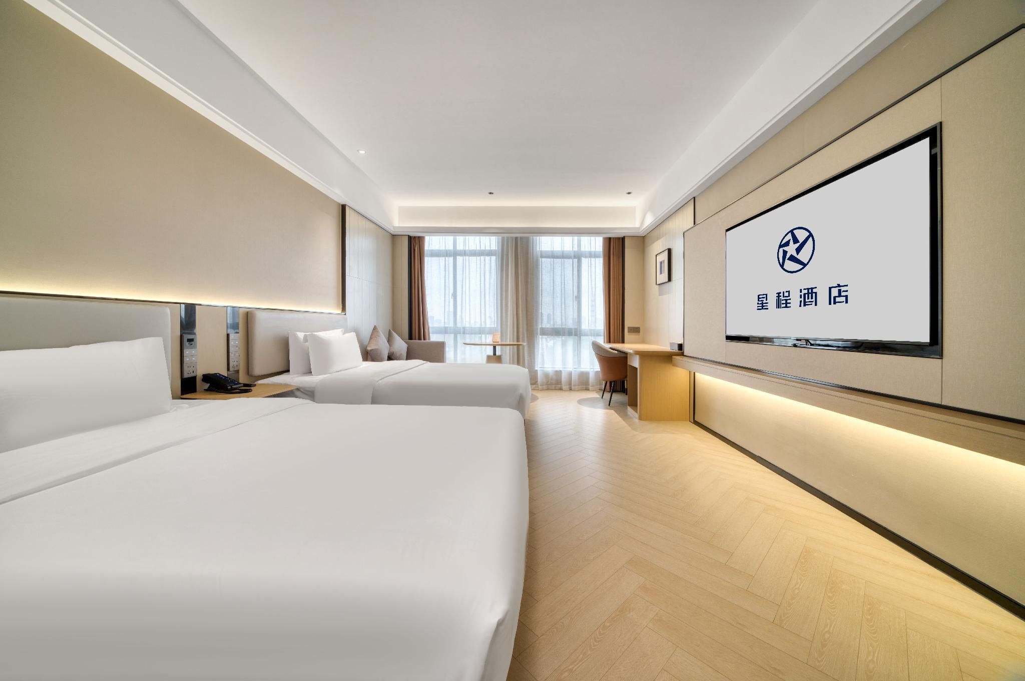 Huazhu - Superior Twin