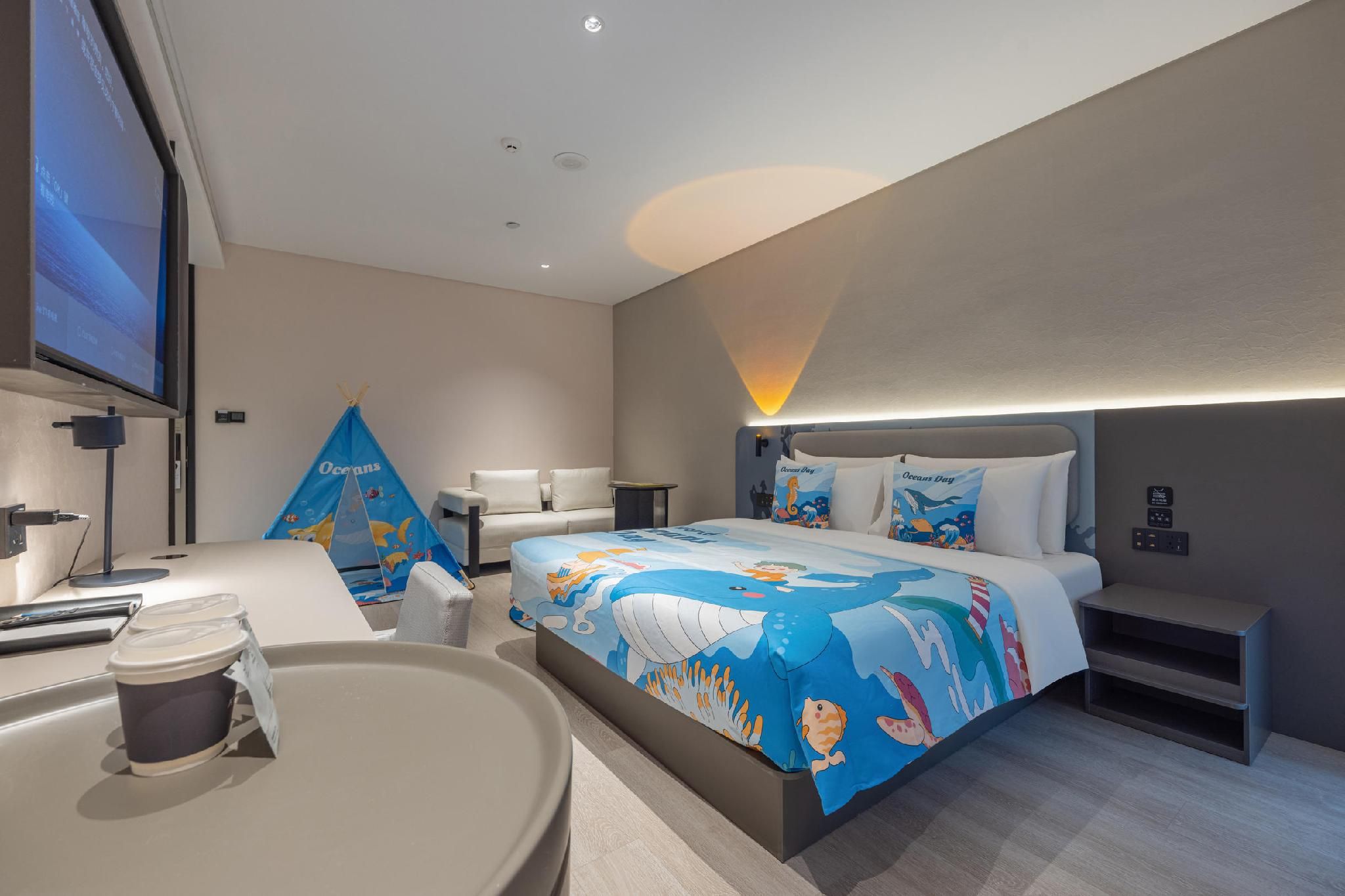 Superior Parent-Kid Room