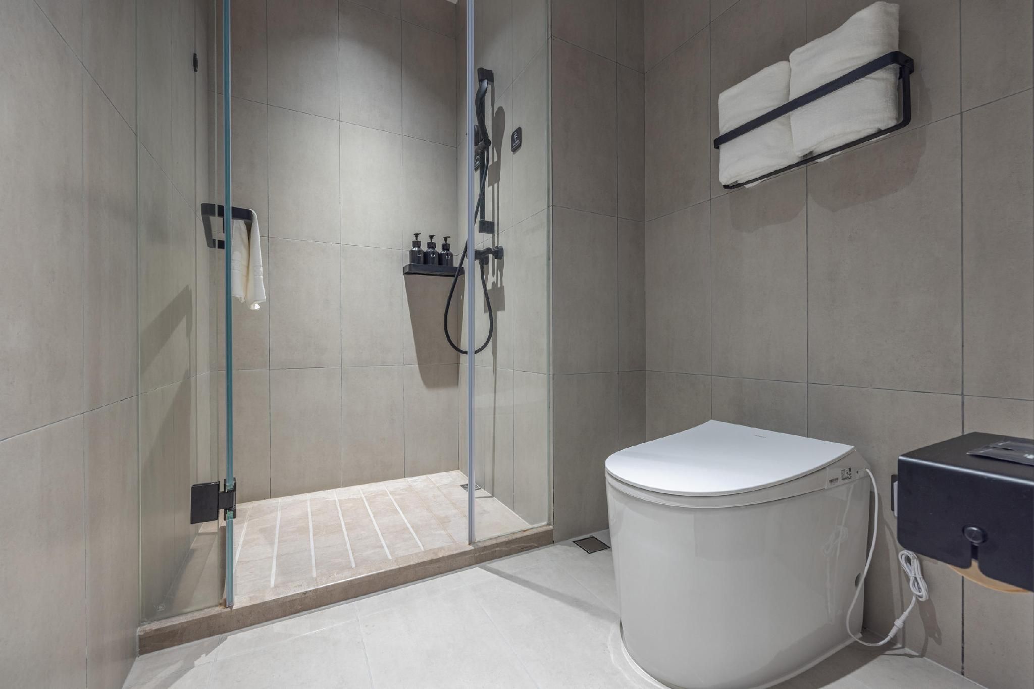 Superior Parent-Kid Room