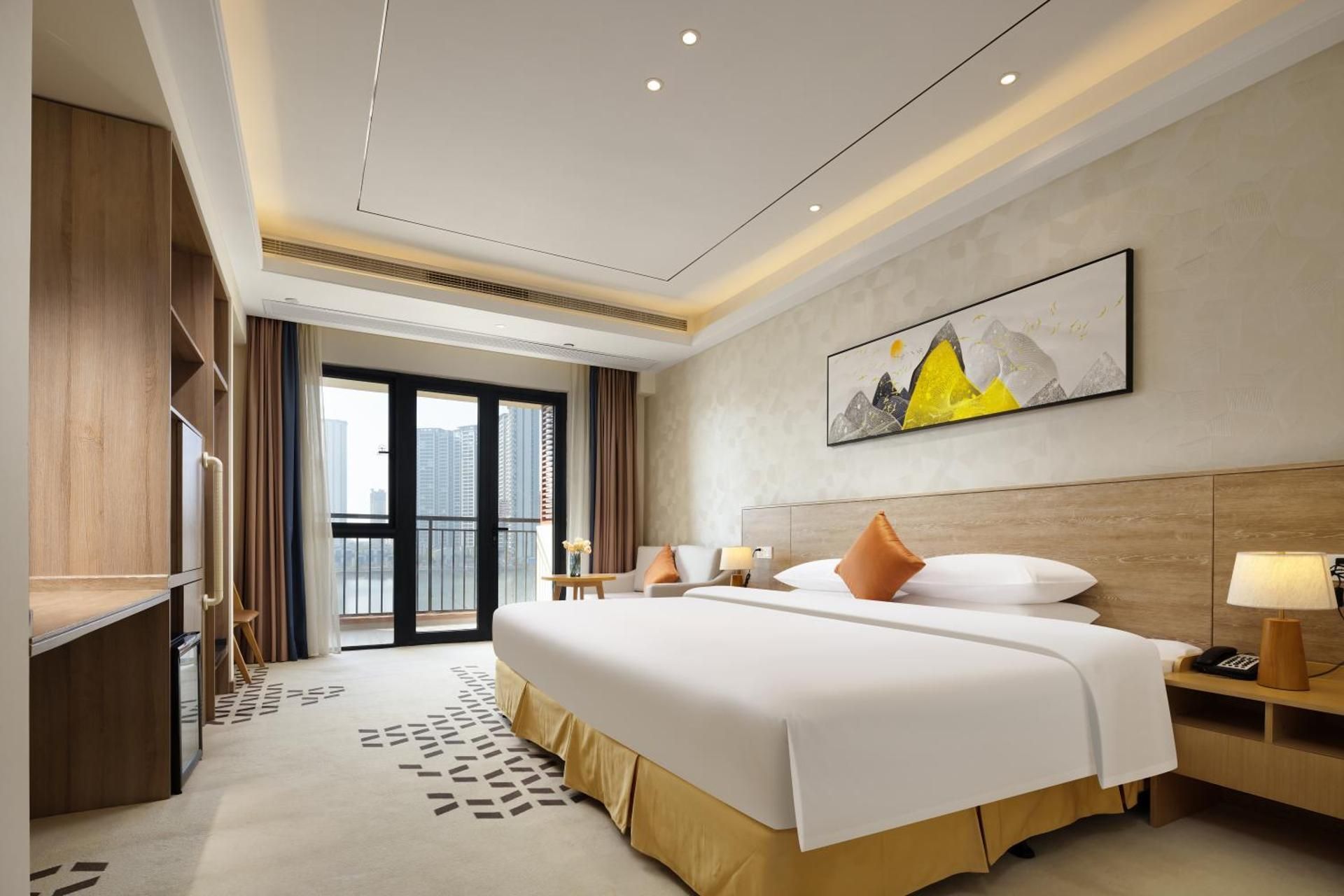 Queen Room Lake View