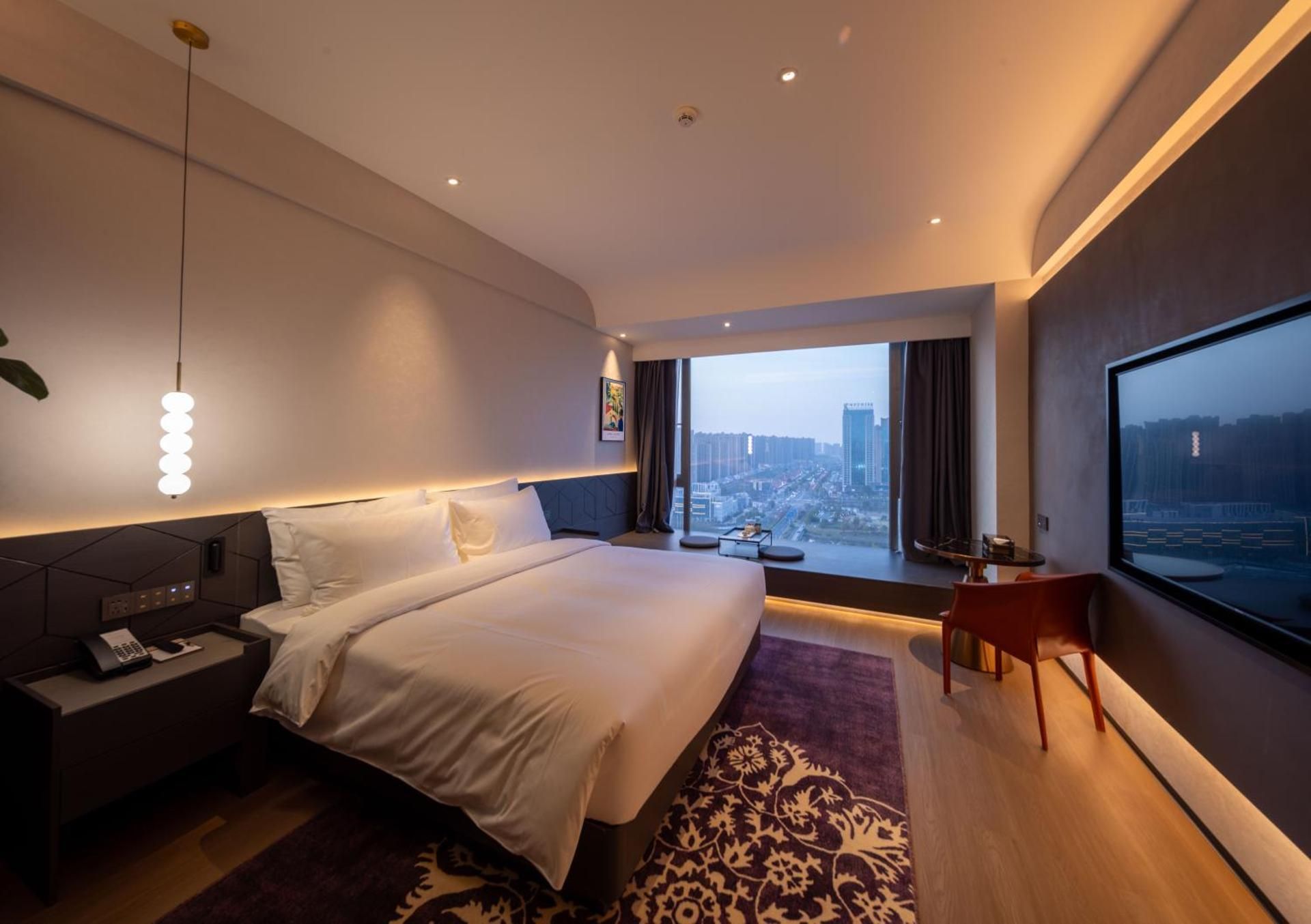 Standard Queen Room