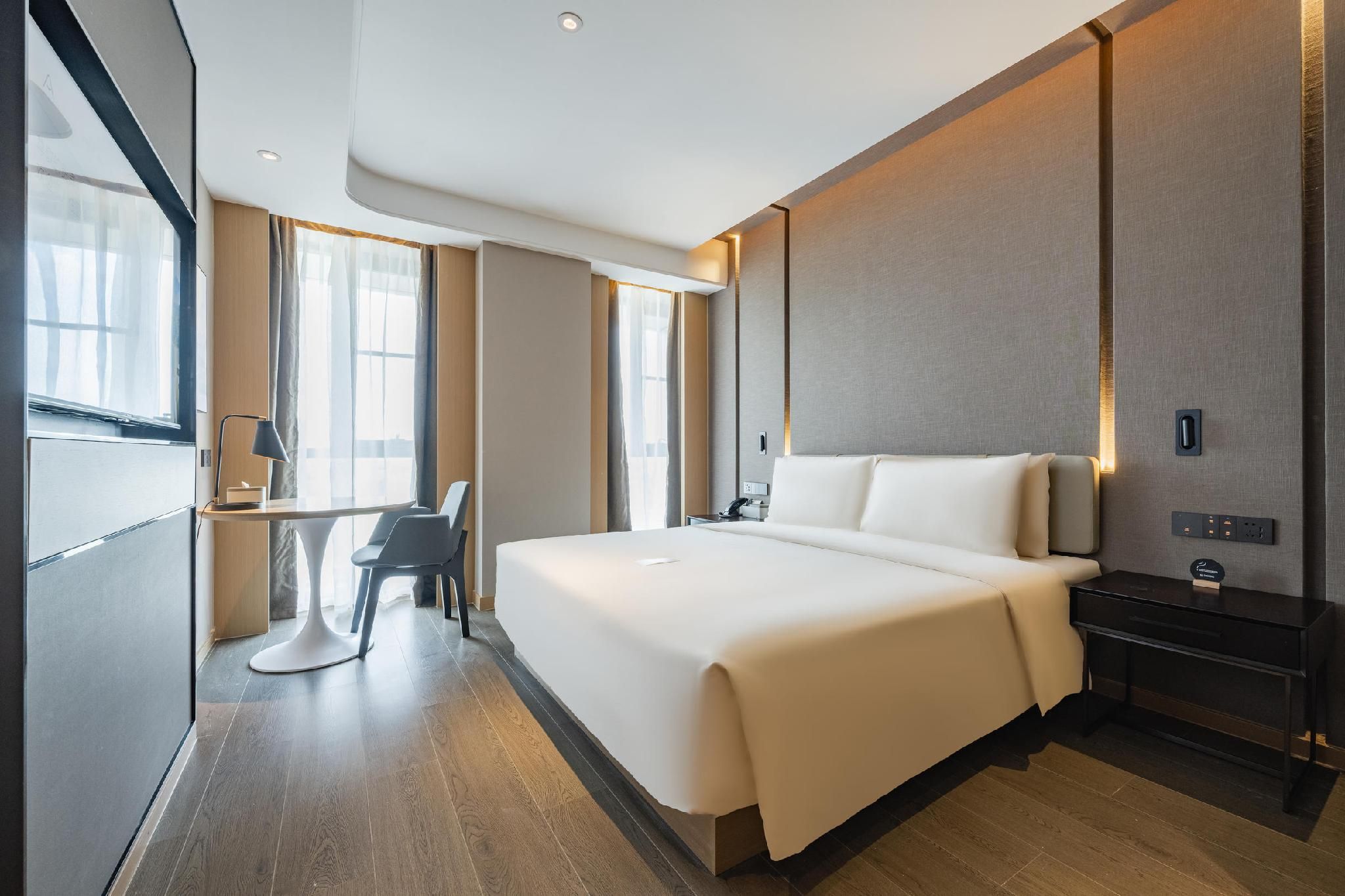 Atour - Elegant Room