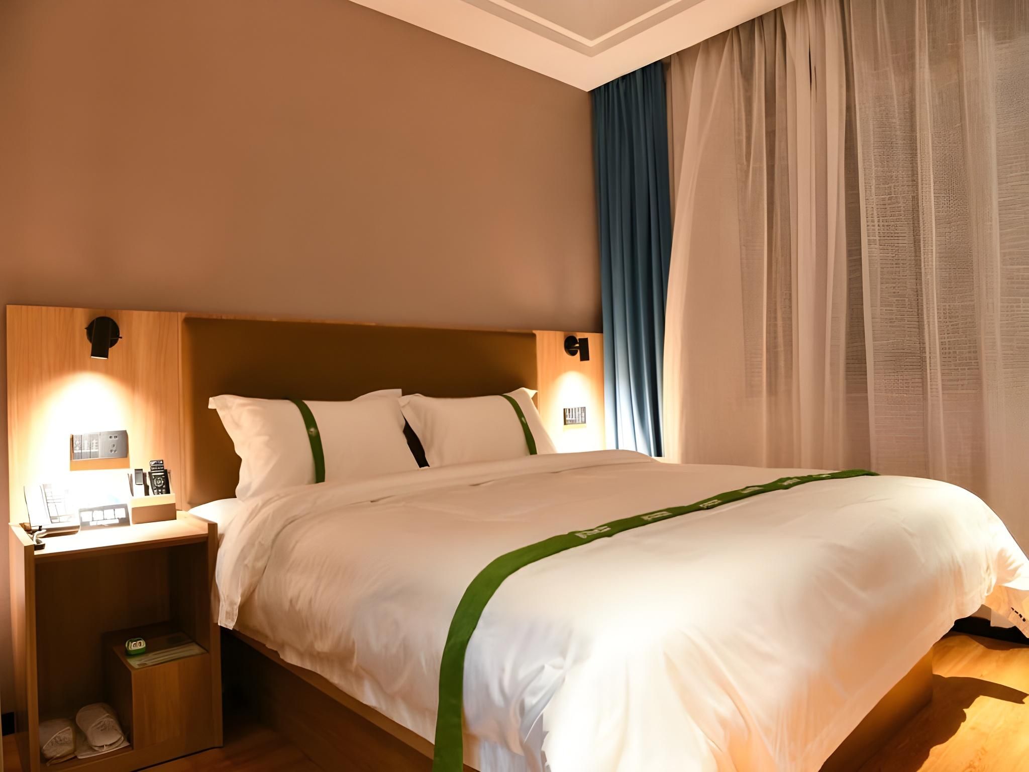 GTR - 1 Bed Guest Room no Window