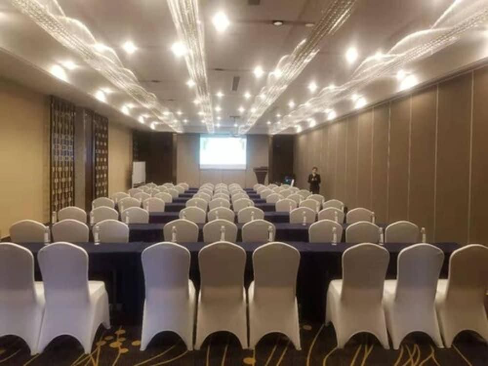 975b4418f6099adb12031f5846dbeada