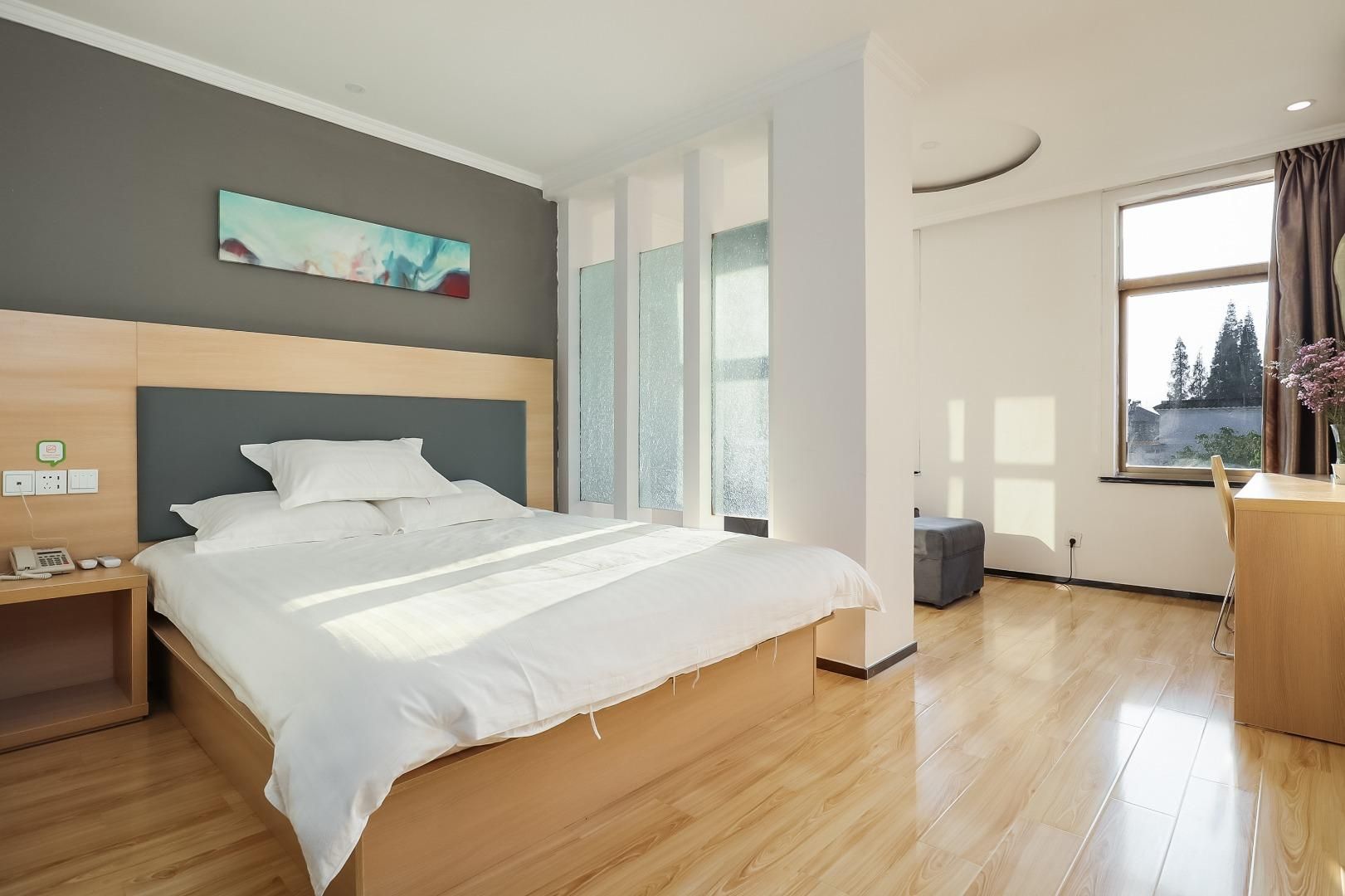 Huazhu - Superior BedRoom