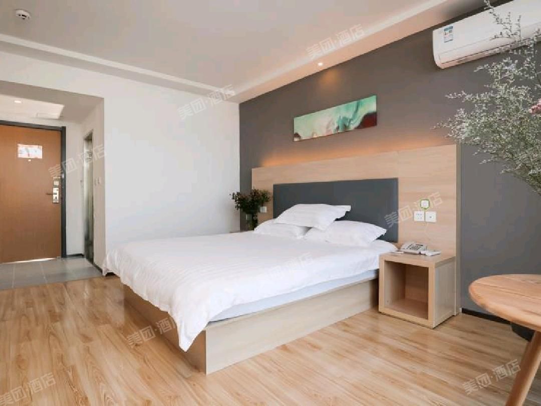 Queen Room A