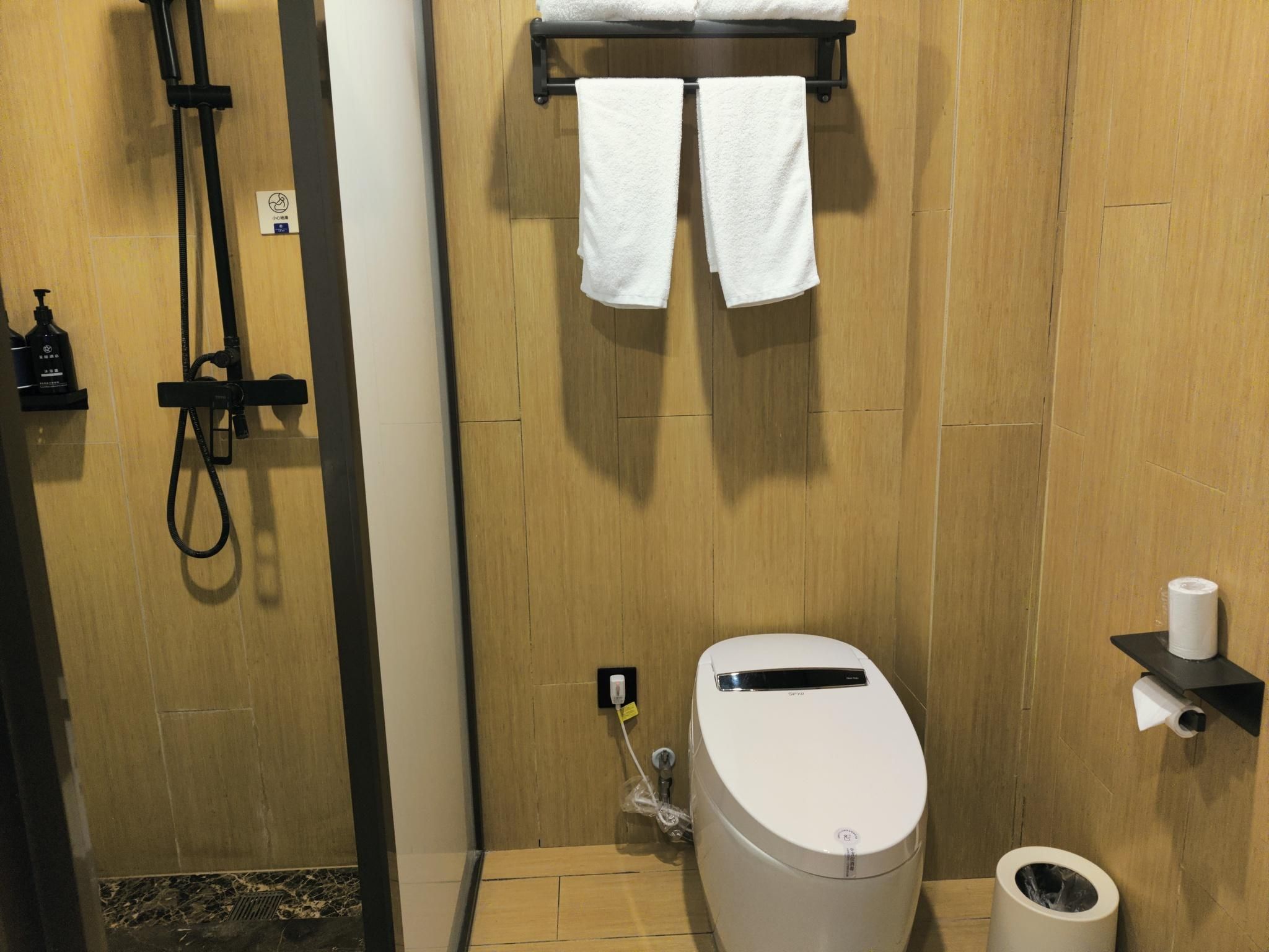 Queen Superior Room