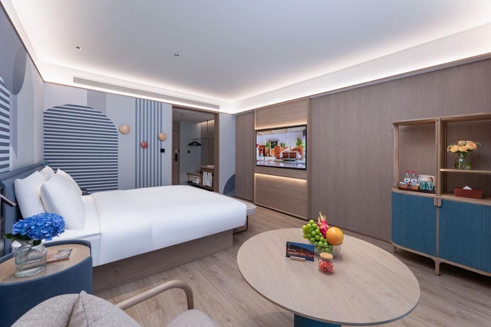 Deluxe Room Queen