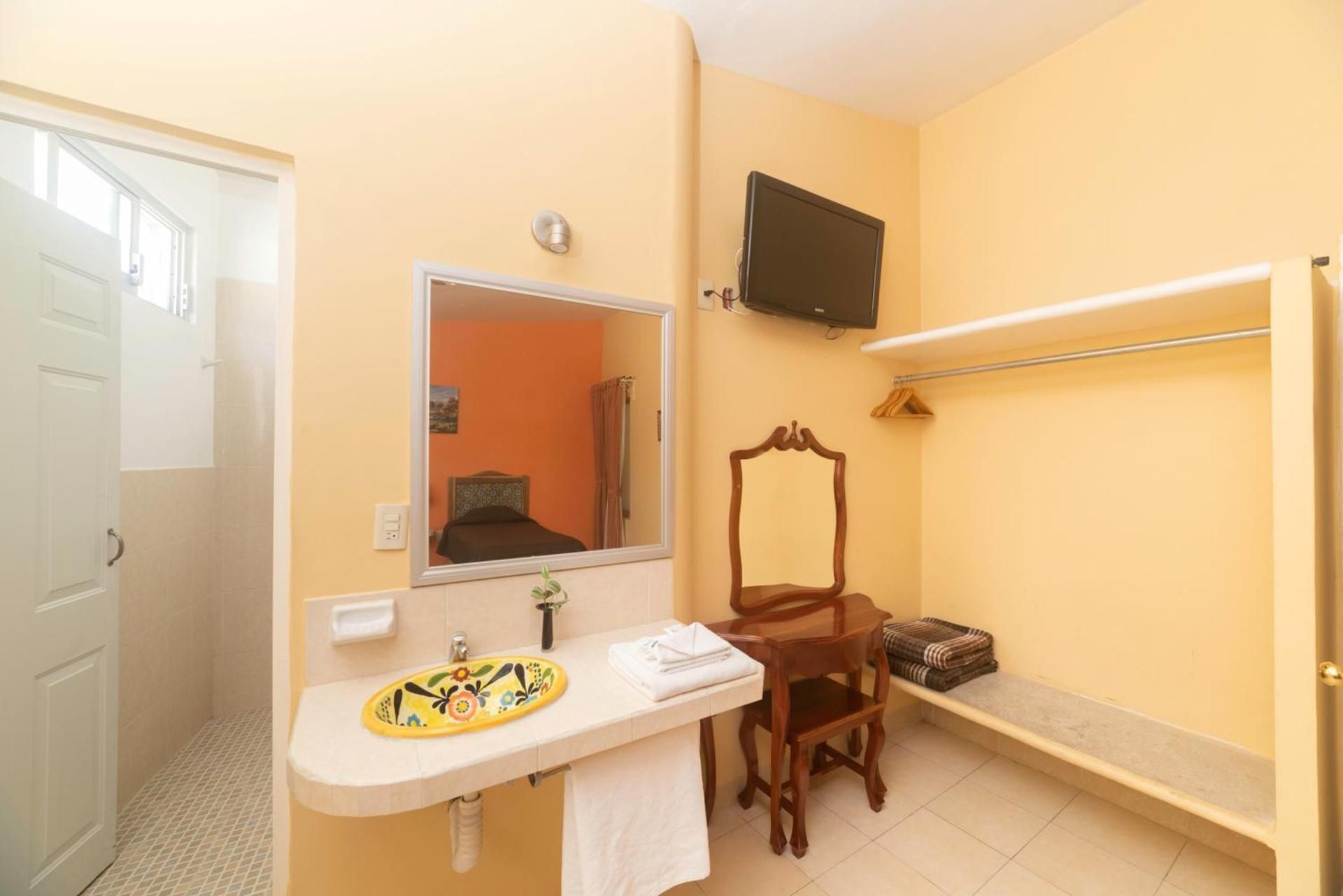 Basic Triple Room