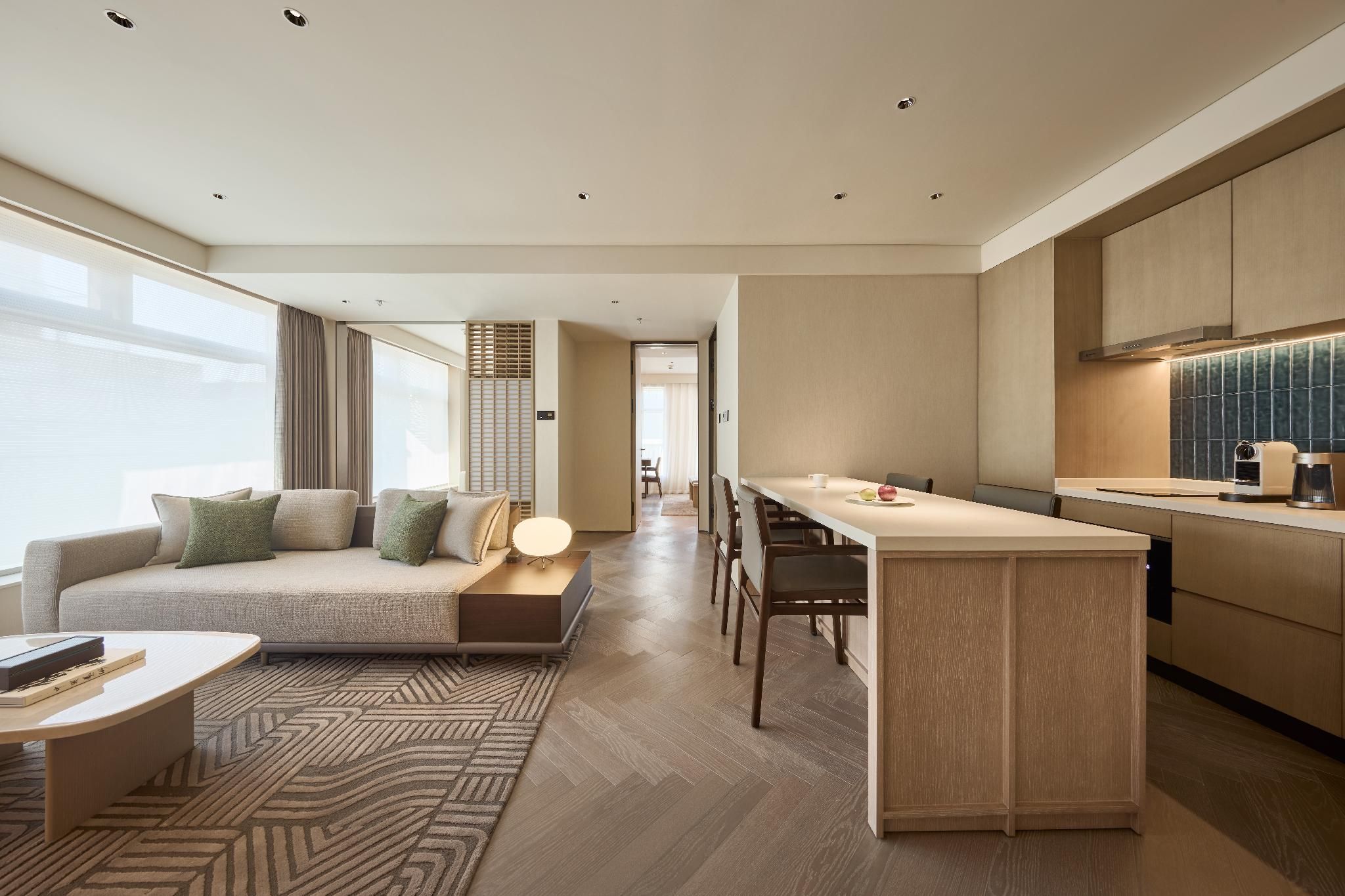 Junior Suite, Club Lounge Access, 1 King Size Bed, City View