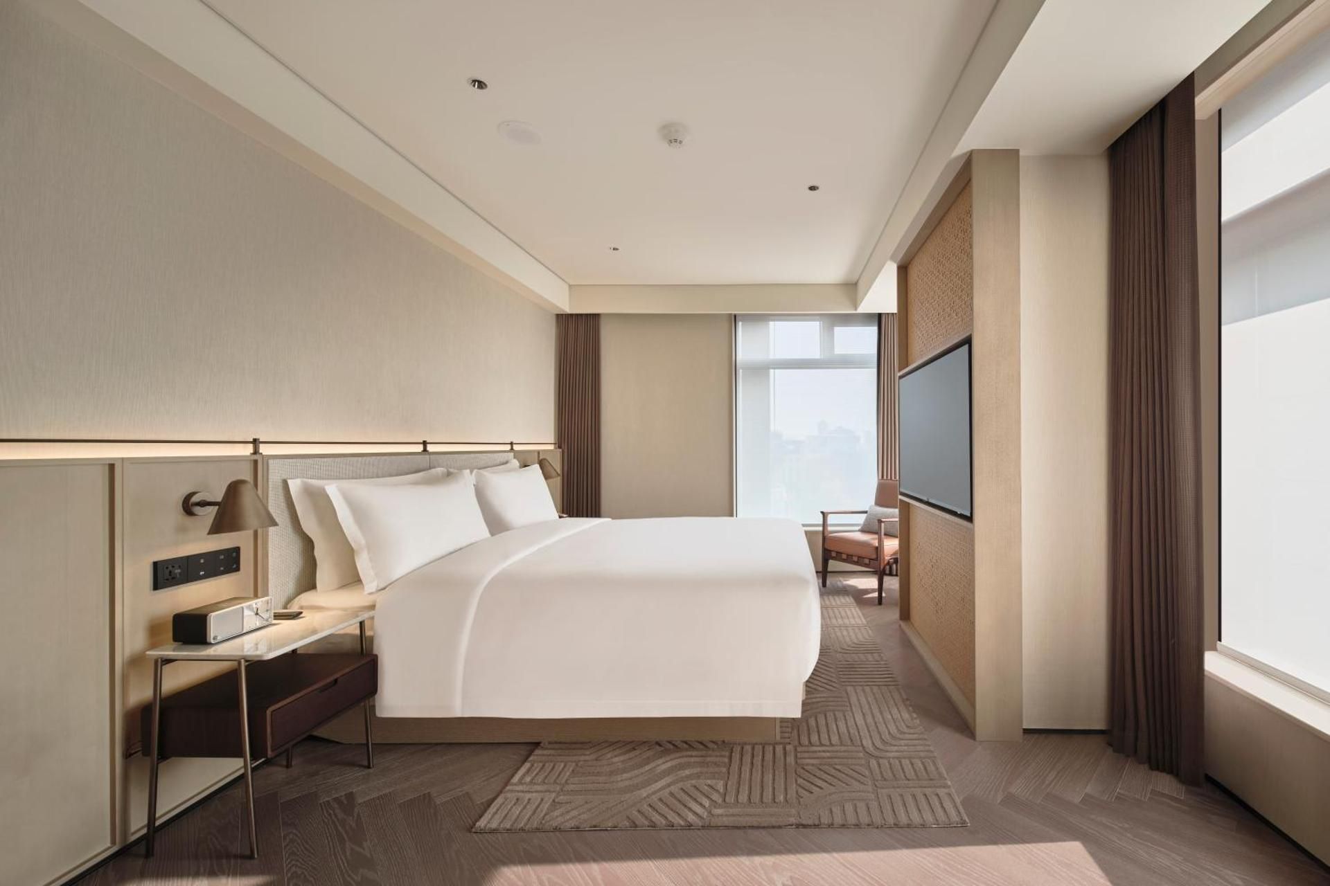 Deluxe Two-Bedroom King Suite