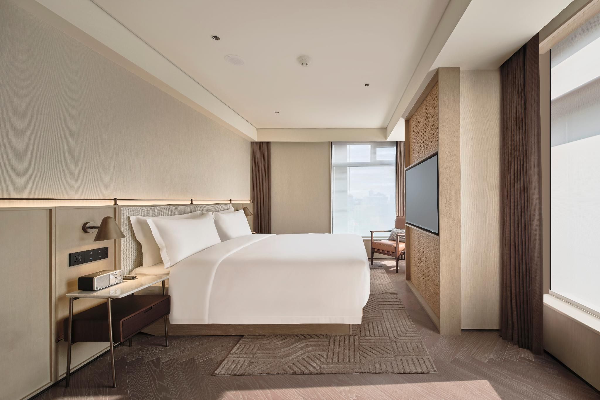 Deluxe Suite, Club Lounge Access, 2 Bedrooms, 2 King Size Beds, City View