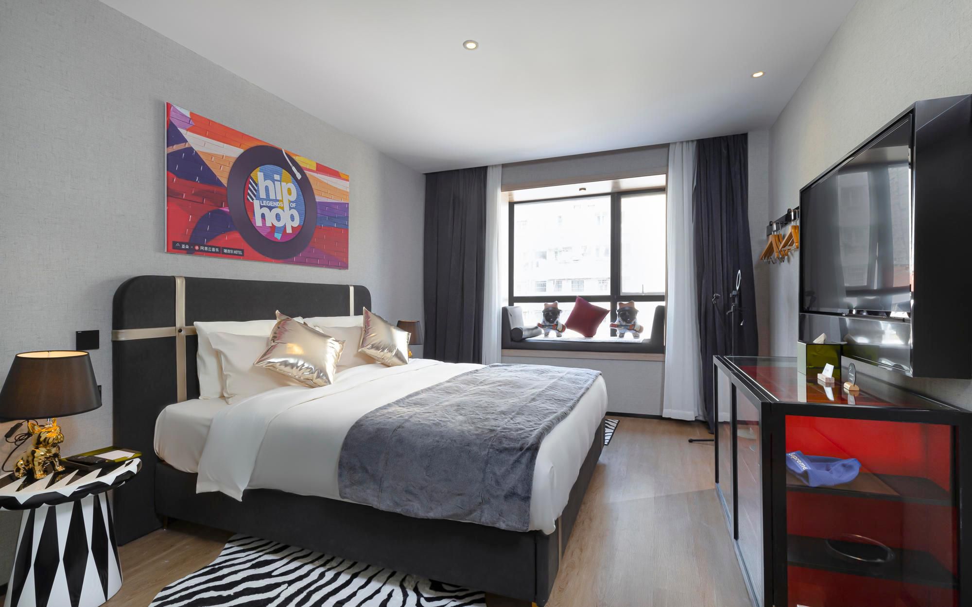 Atour Light Hotel Nanjing Xinjiekou NetEase Cloud Music Atour Theme Room with Twin Bed - Street Hip Hop