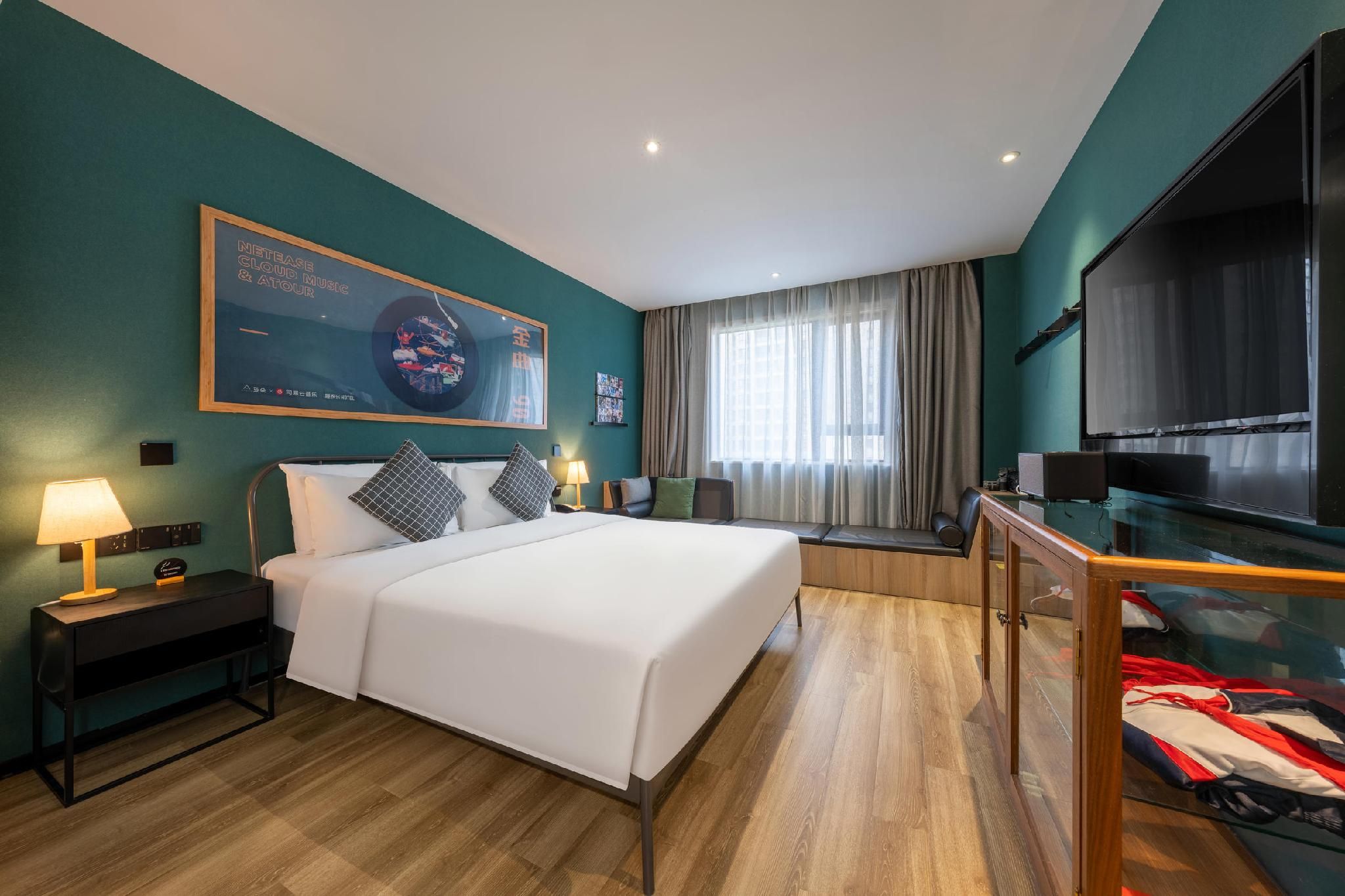 Atour Theme Room with 1 Bed - Back to 90s