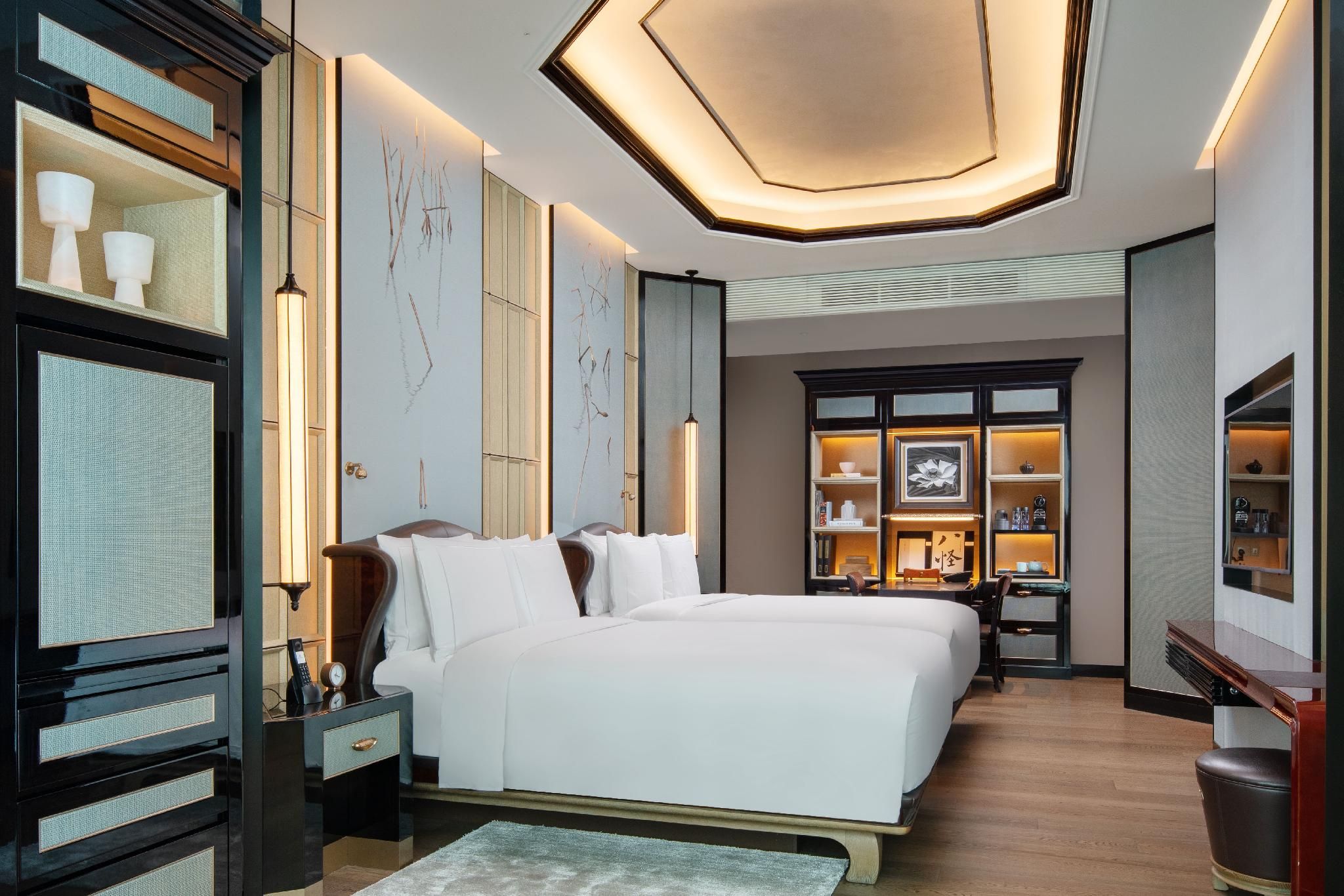 Club lounge access, Guest room, 2 Twin, Skyline view