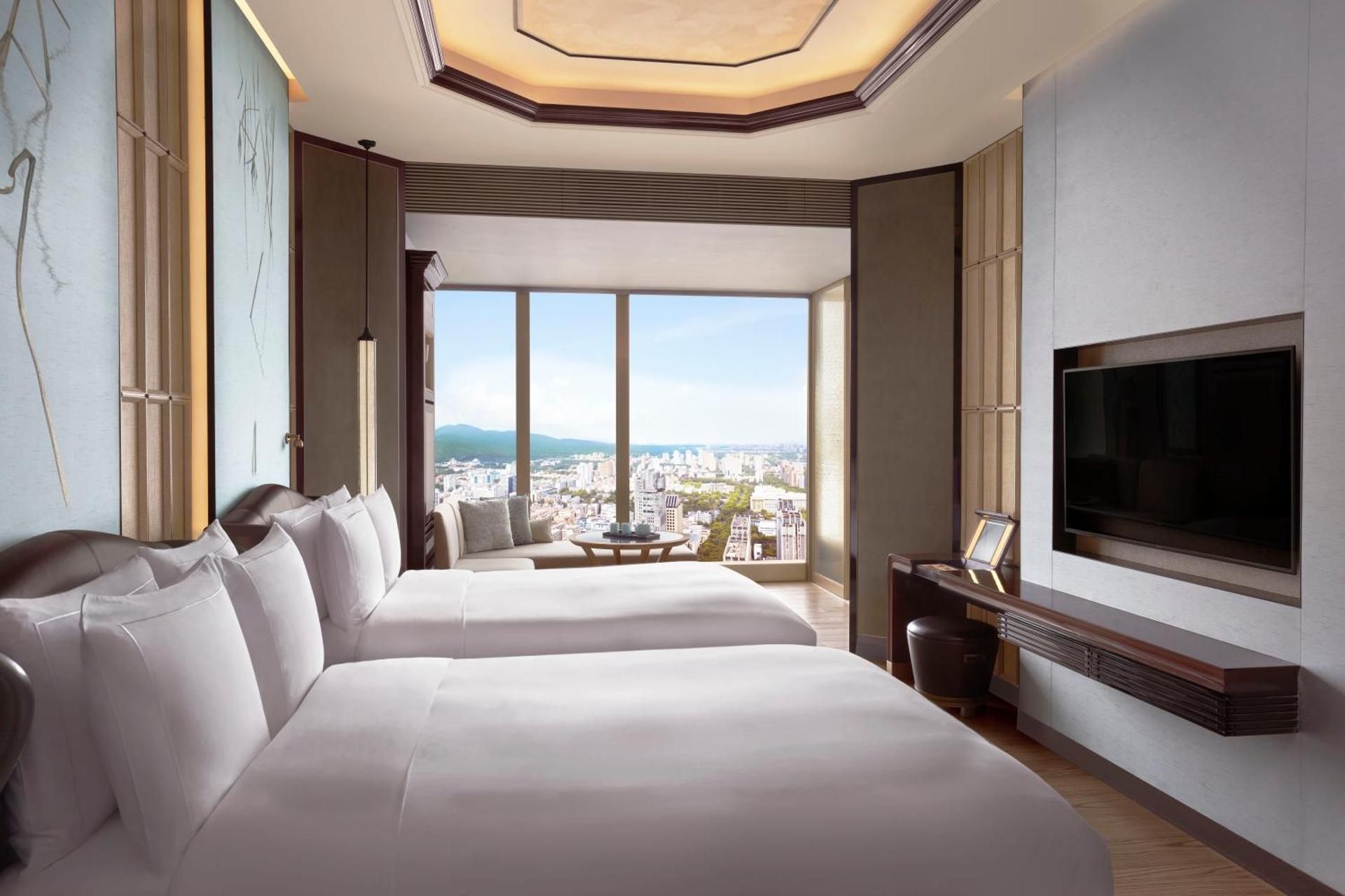 Club Deluxe Twin Mountain View