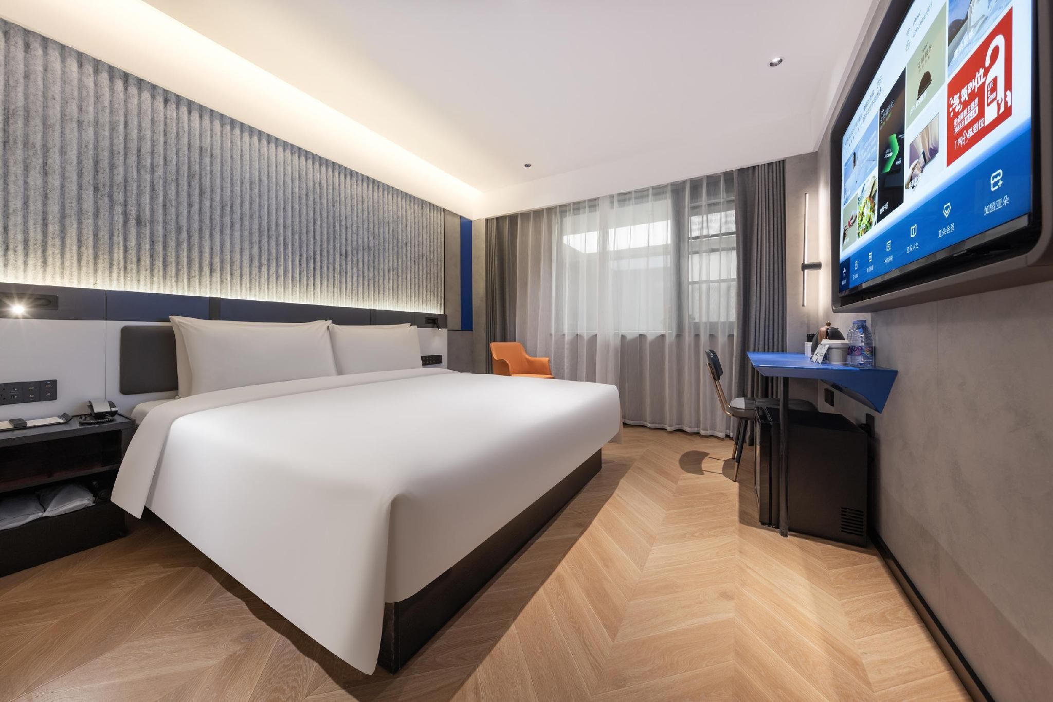 Comfort Queen Room