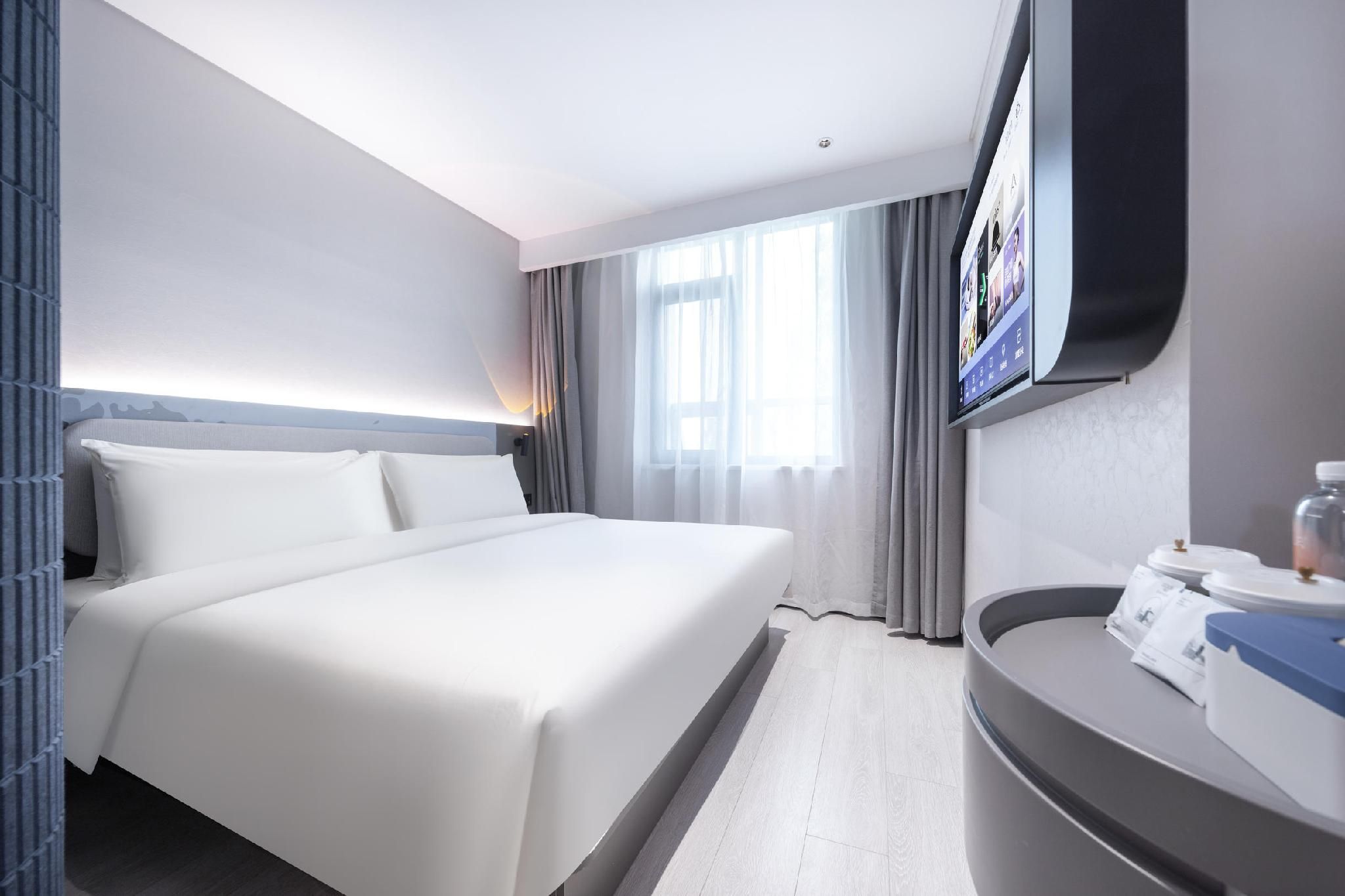 Comfort Queen Room