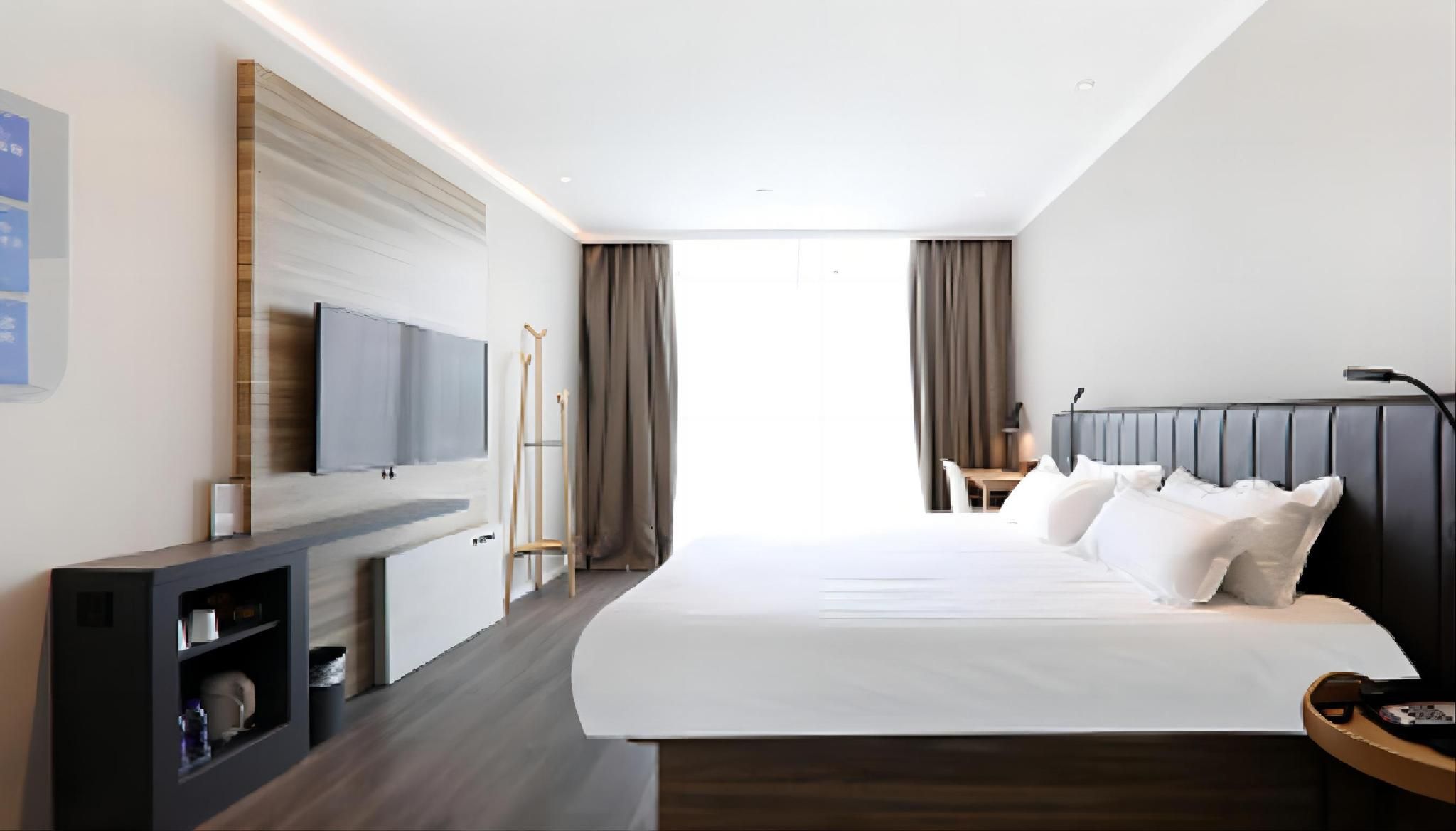 Huazhu - Deluxe Bed Room