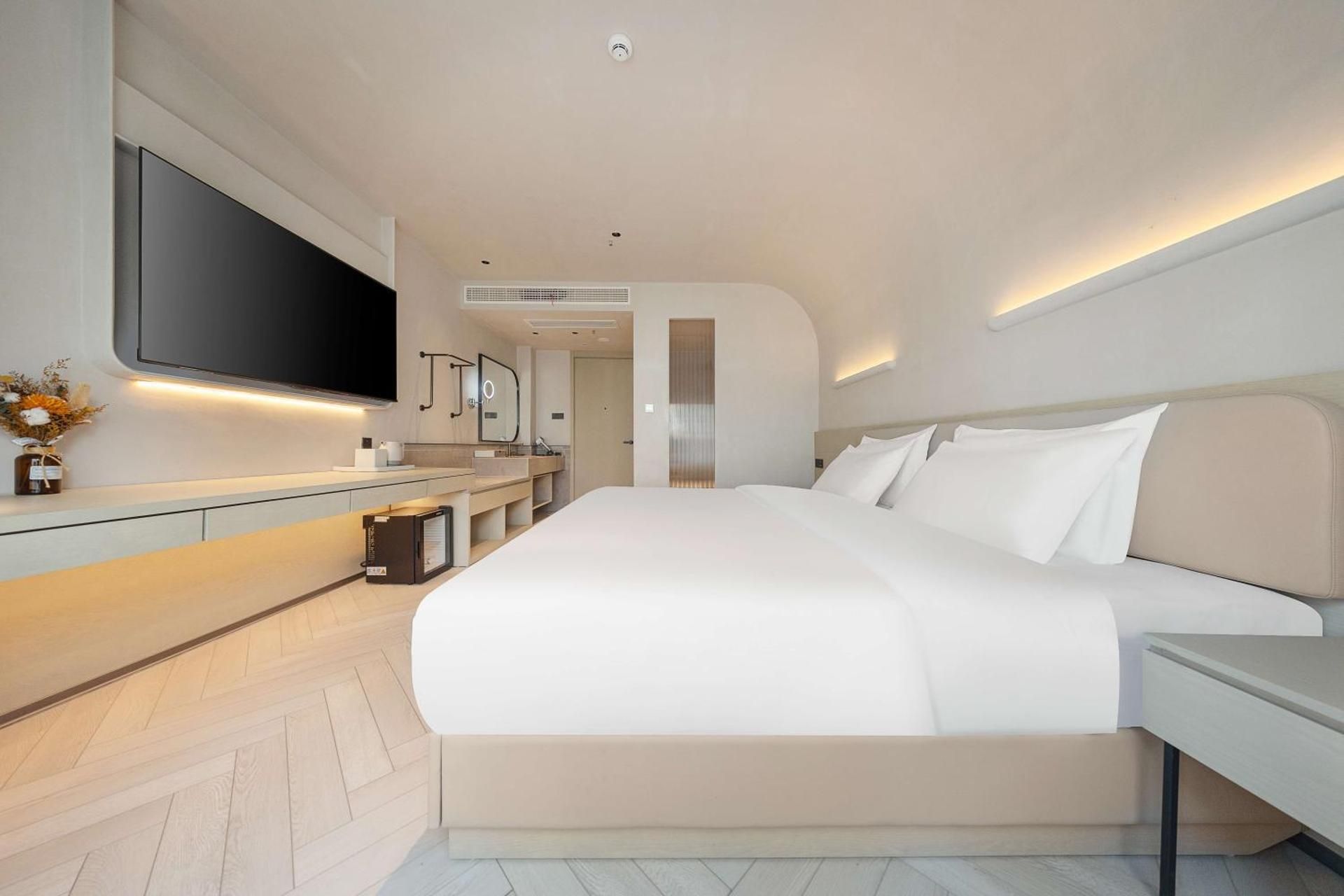 Deluxe Double Room with Shower