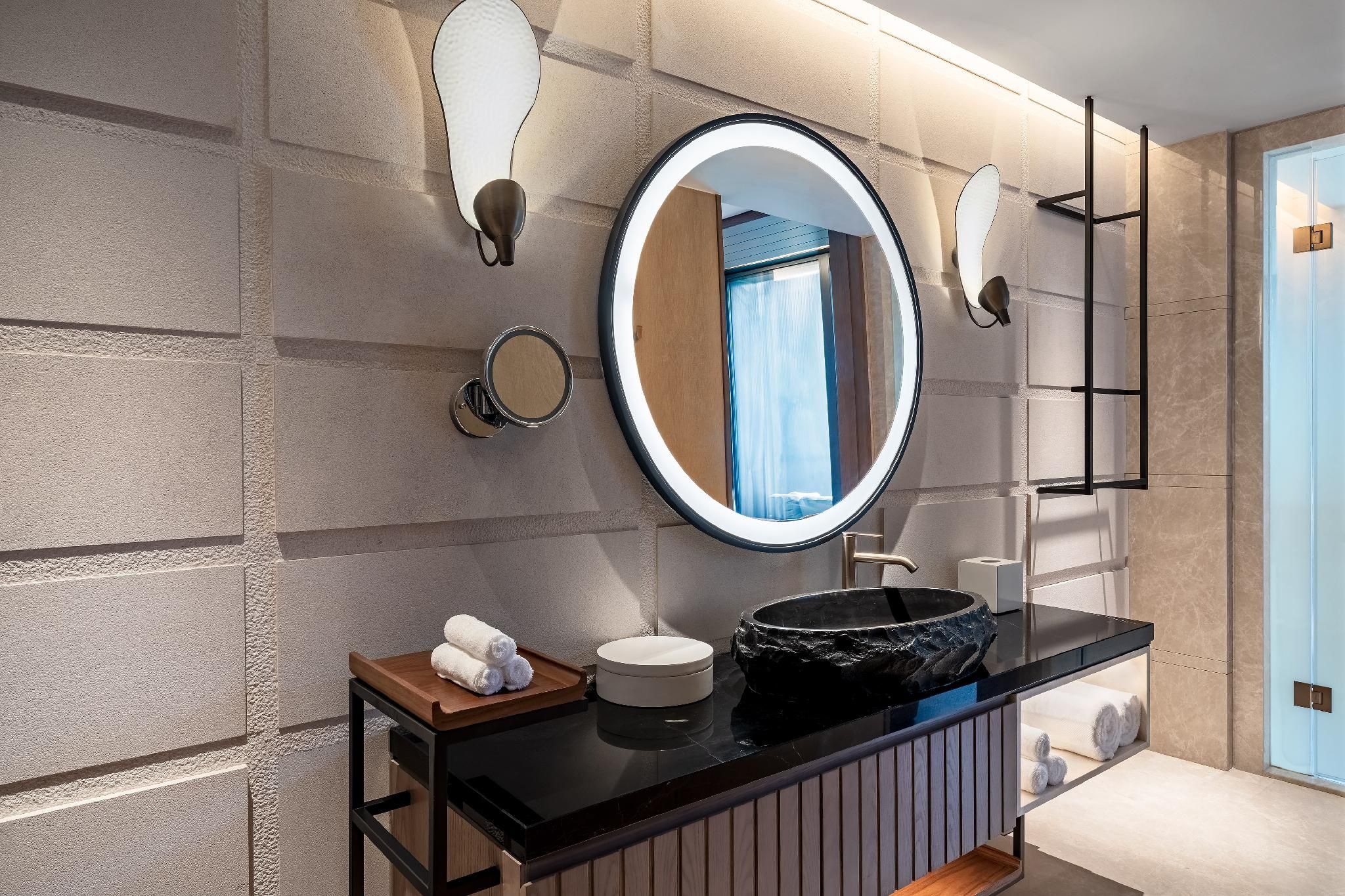Guest room, 1 King, Garden view, Hot Spring
