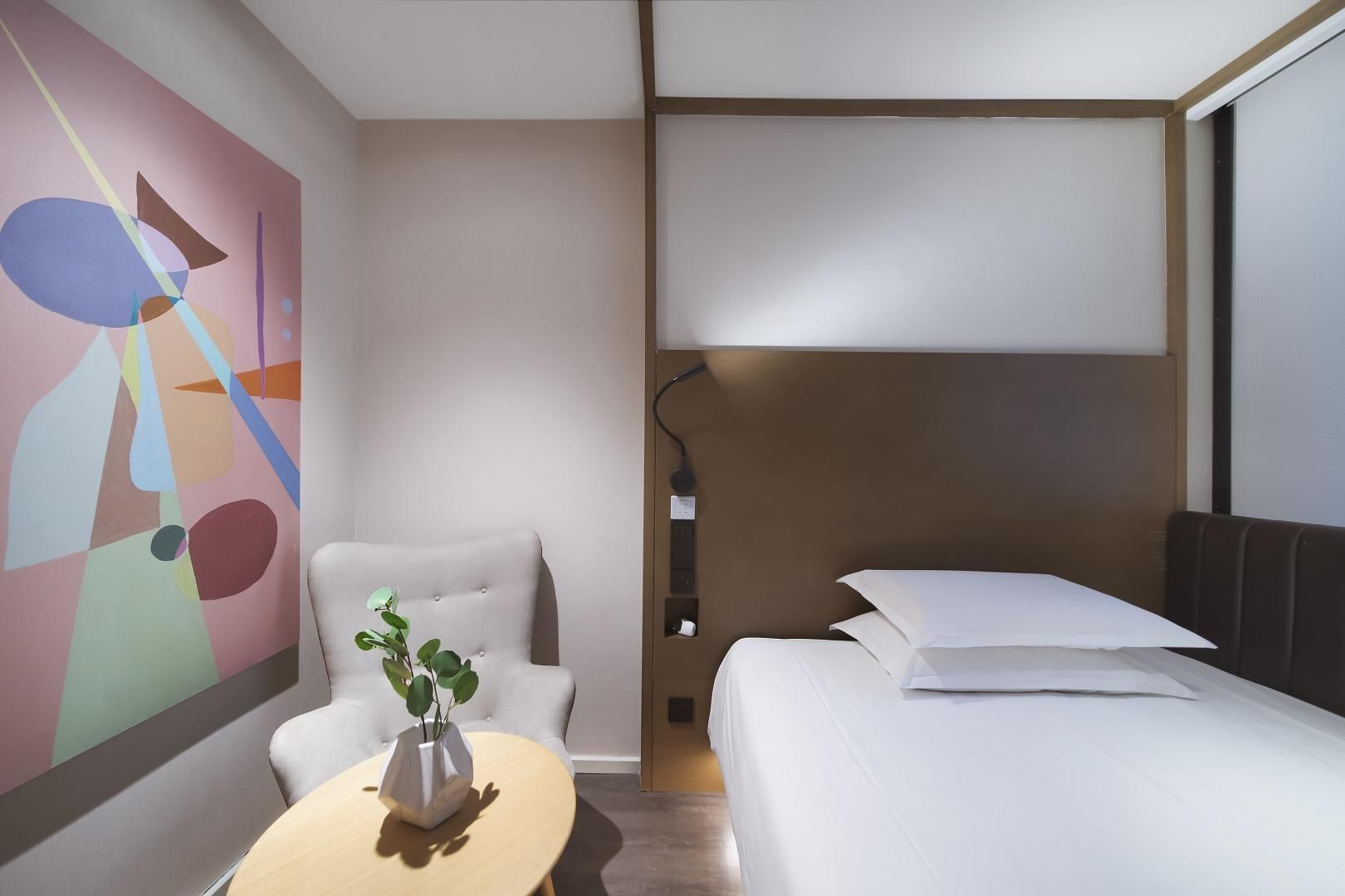 Queen Room A