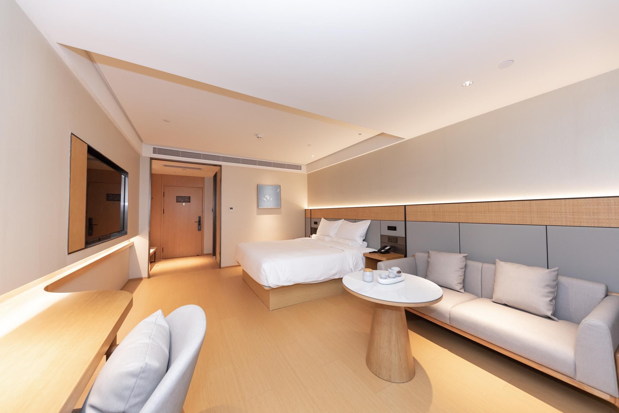 Business Queen Bed Room