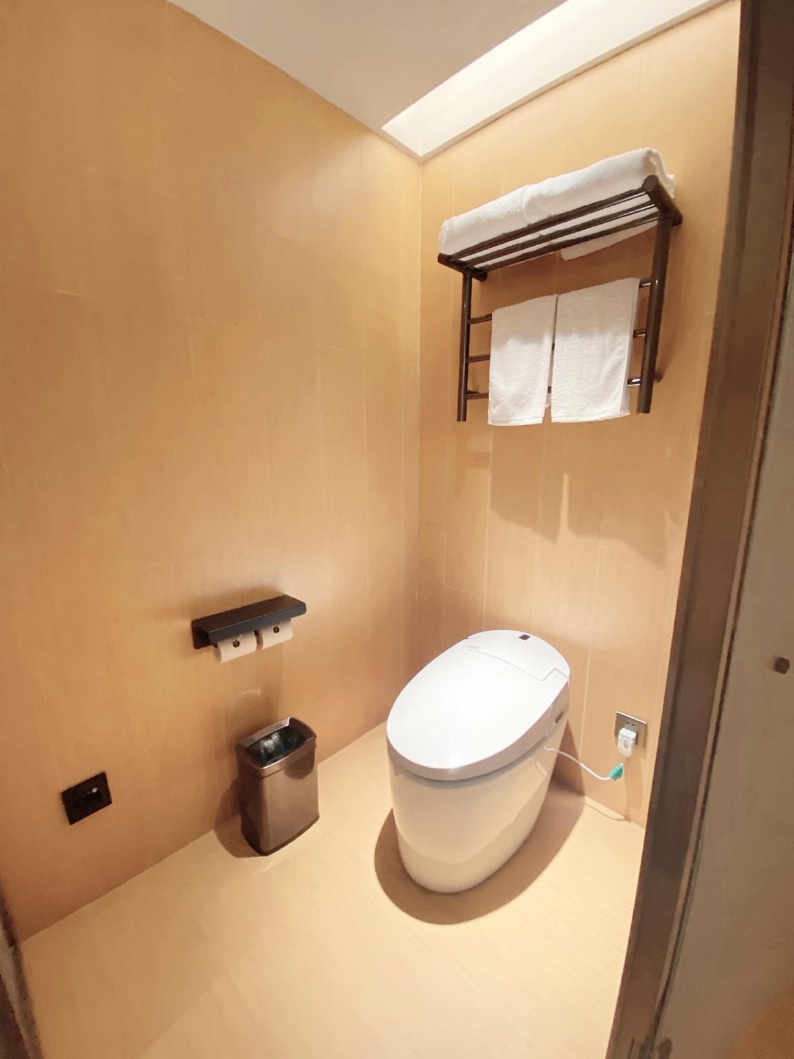 Queen Superior Room