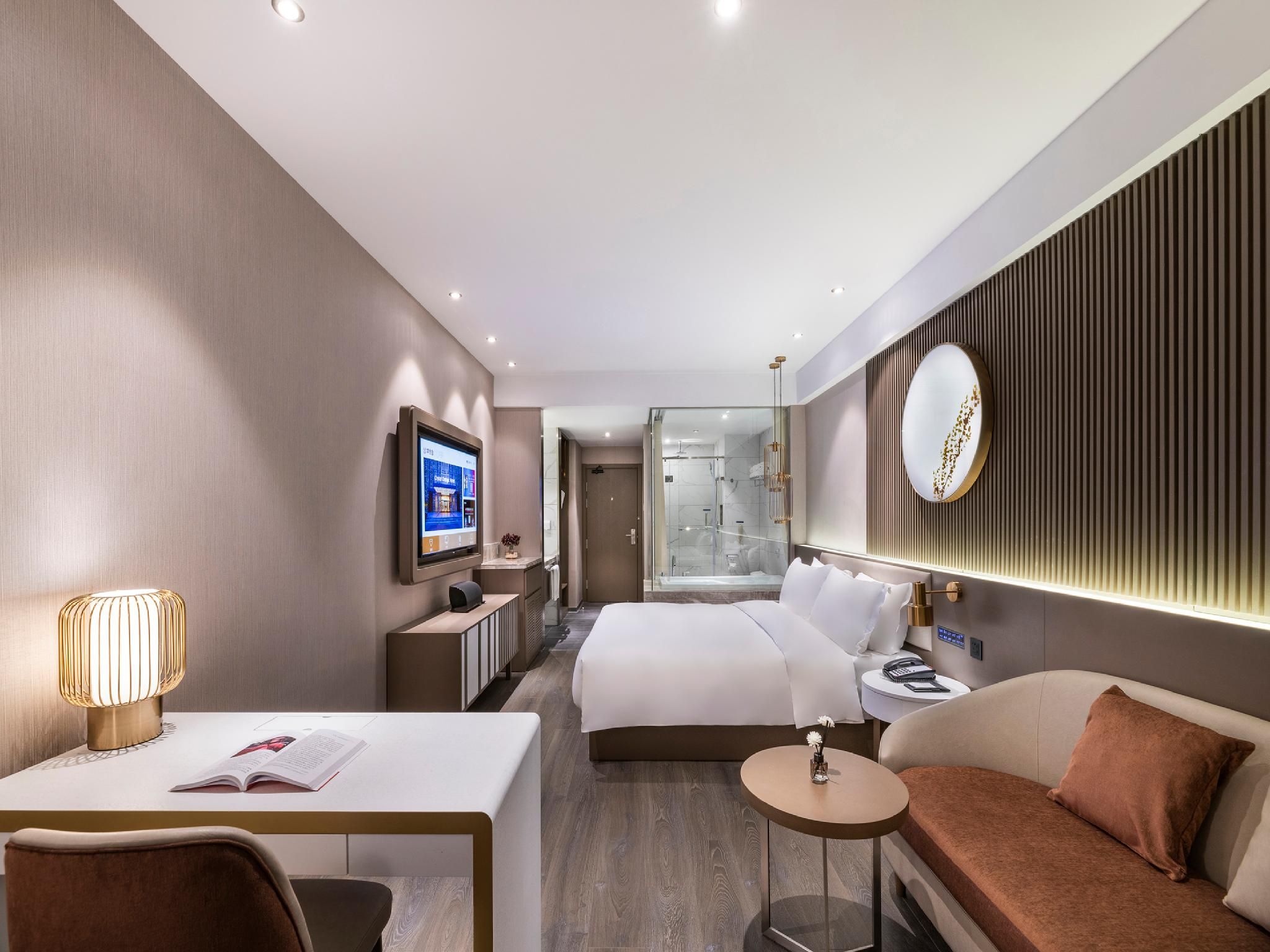 Autumn Executive Queen Room