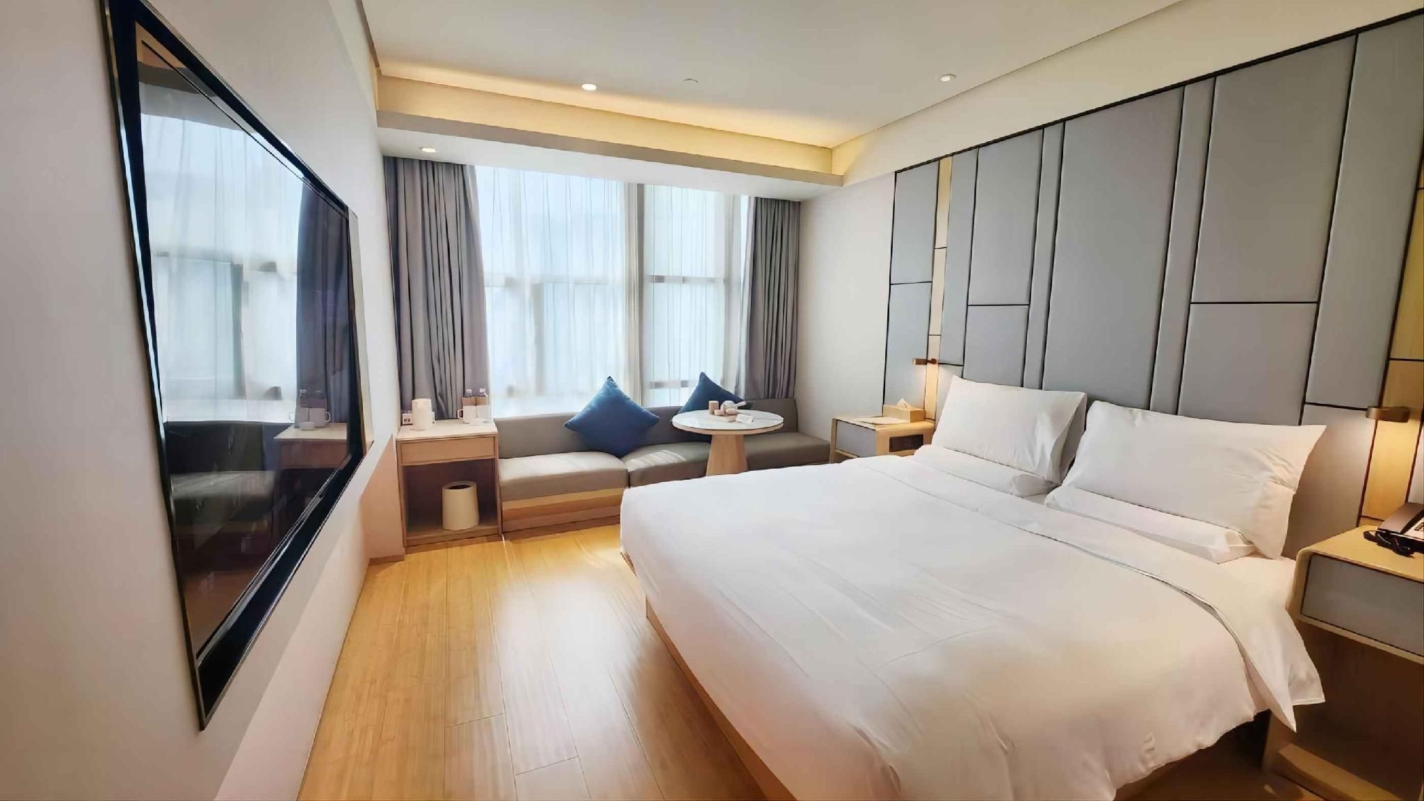 Business Queen Bed Room