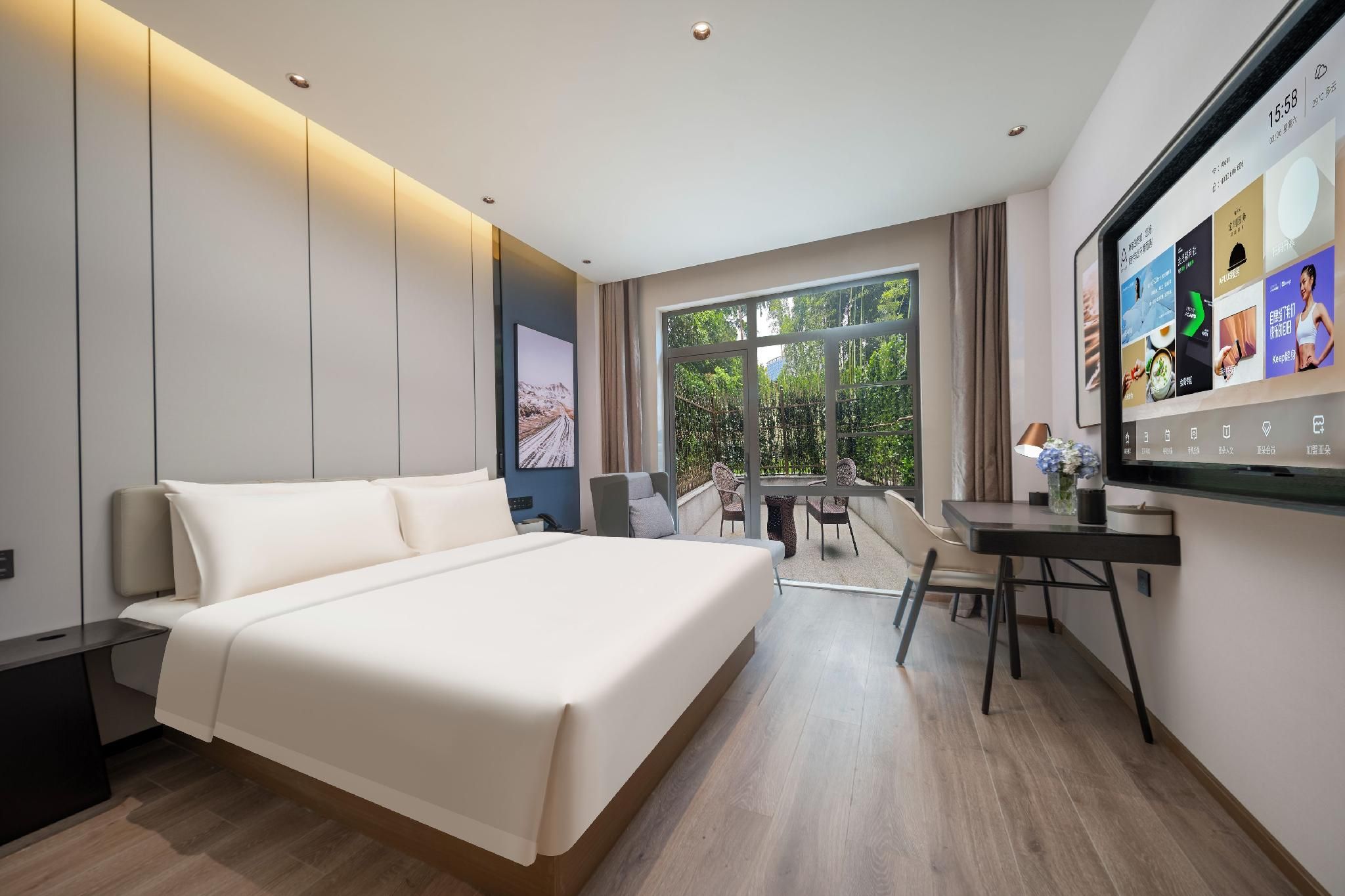 Executive Courtyard King Room