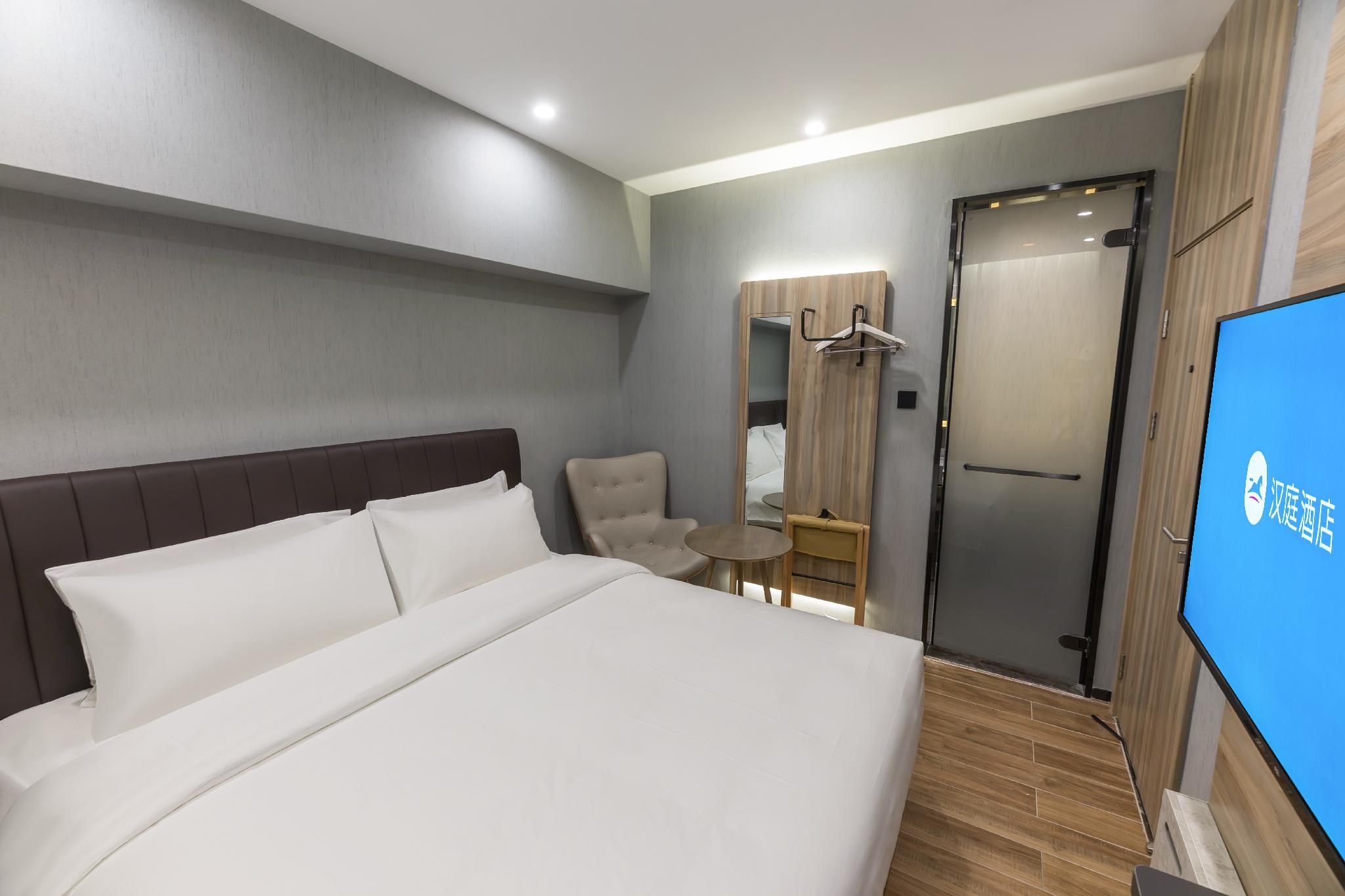 Queen Room A