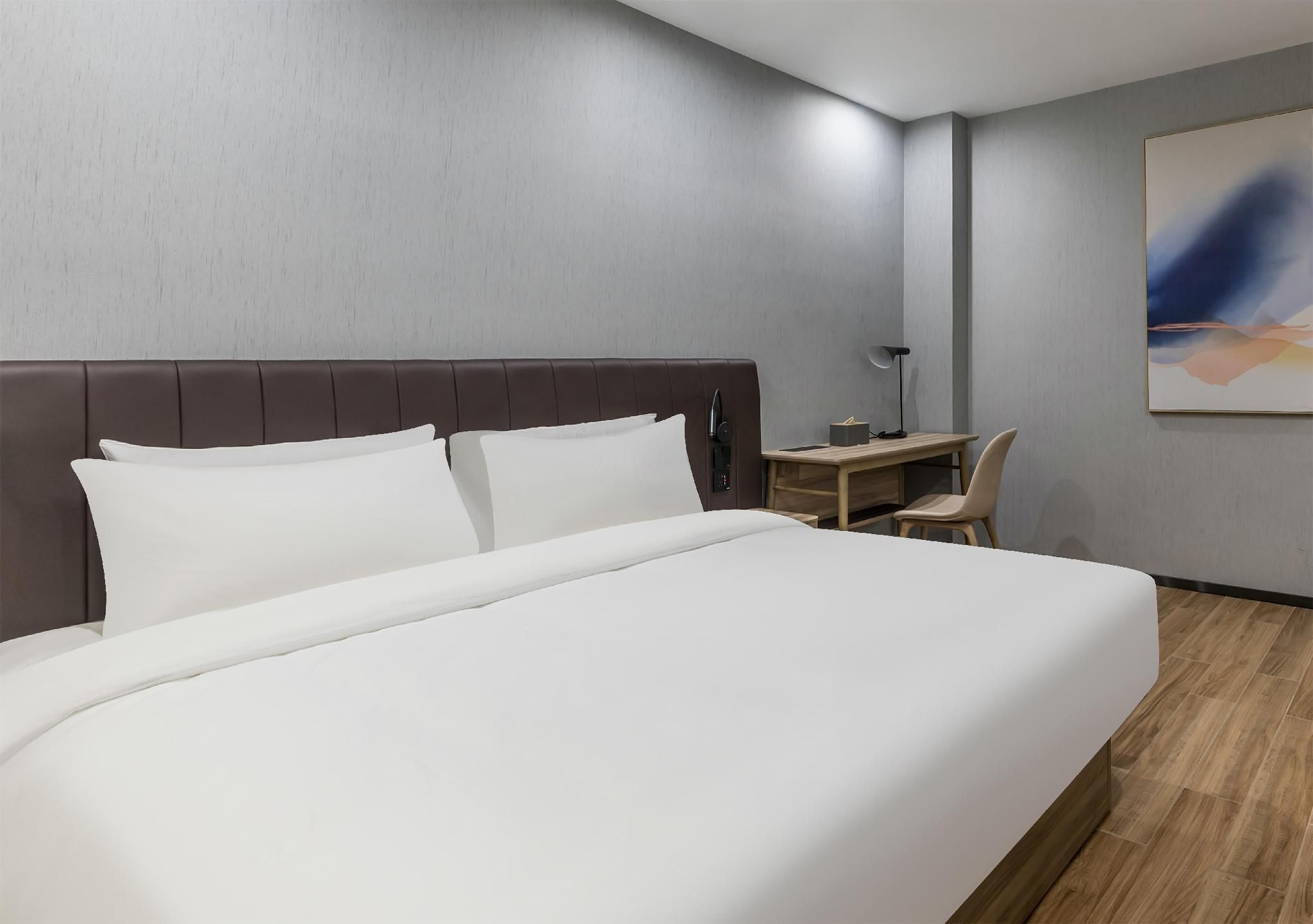 Huazhu - Superior BedRoom