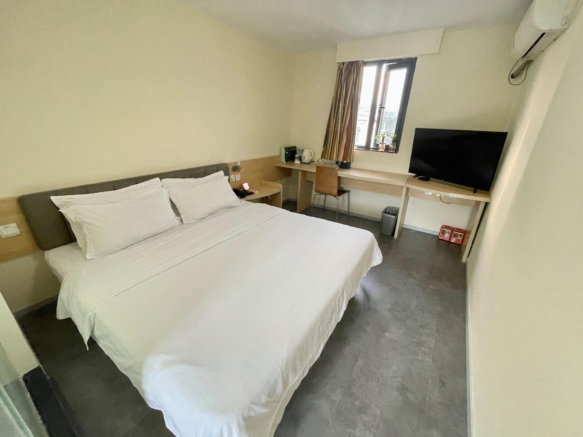 WH - Traditional Bed Room