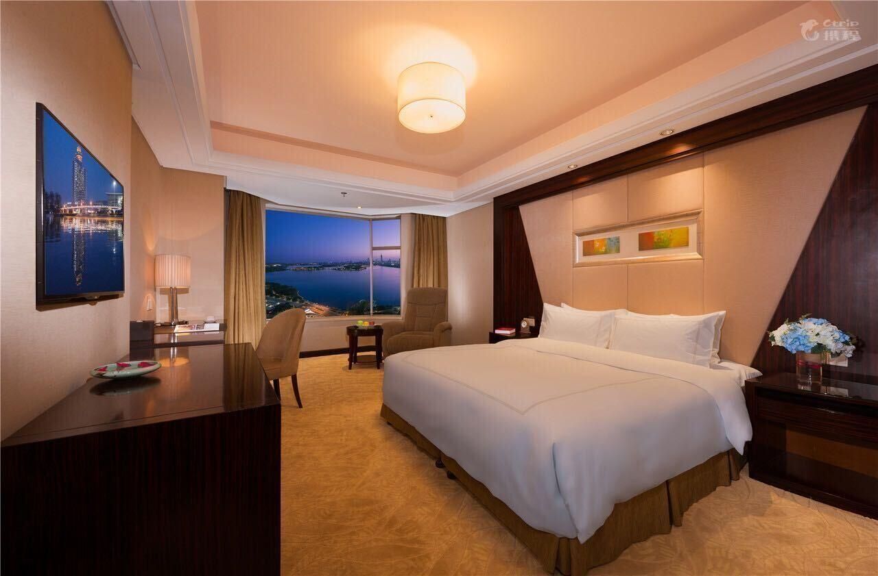 River-view Queen Room