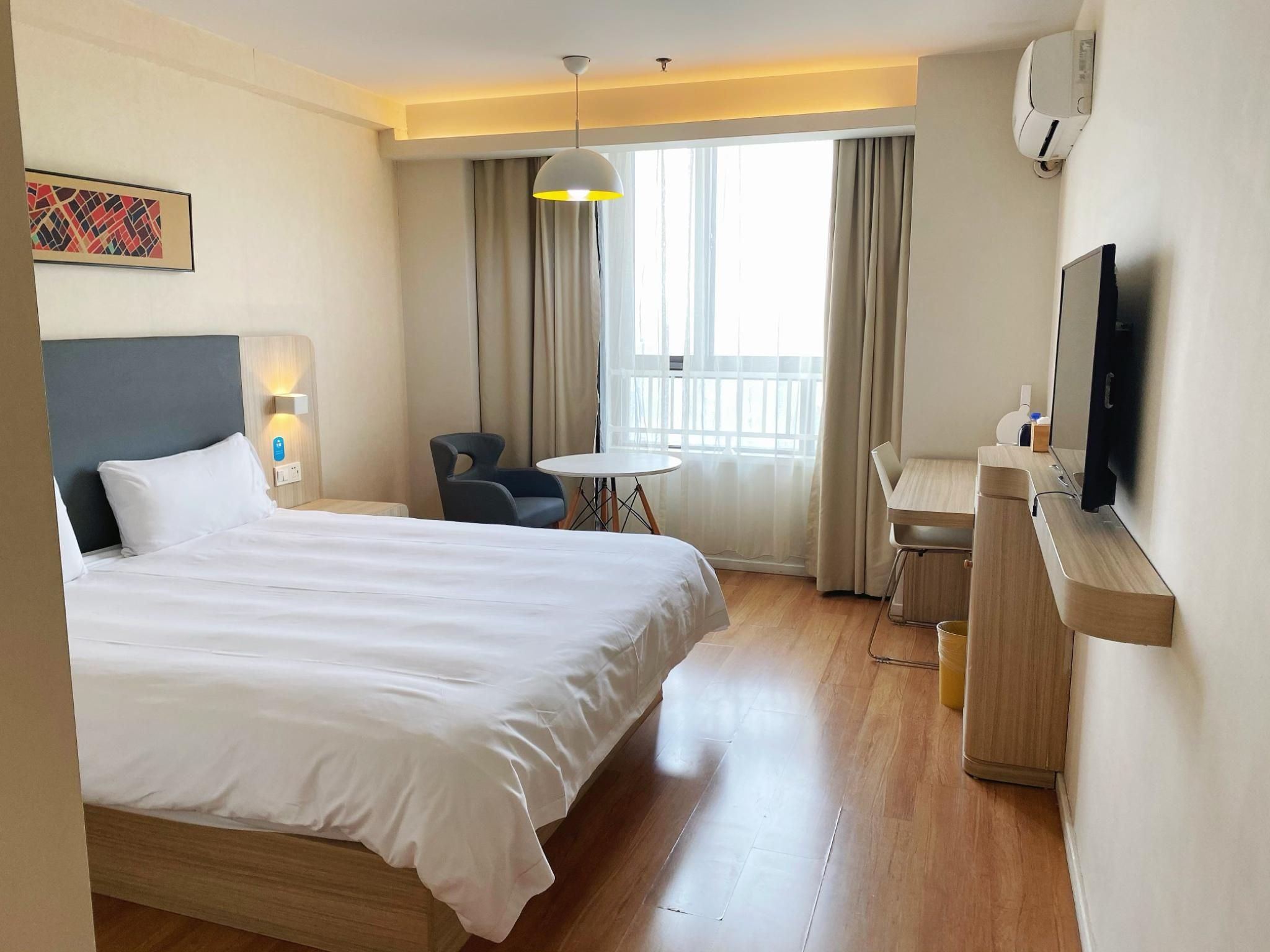 Queen Room A