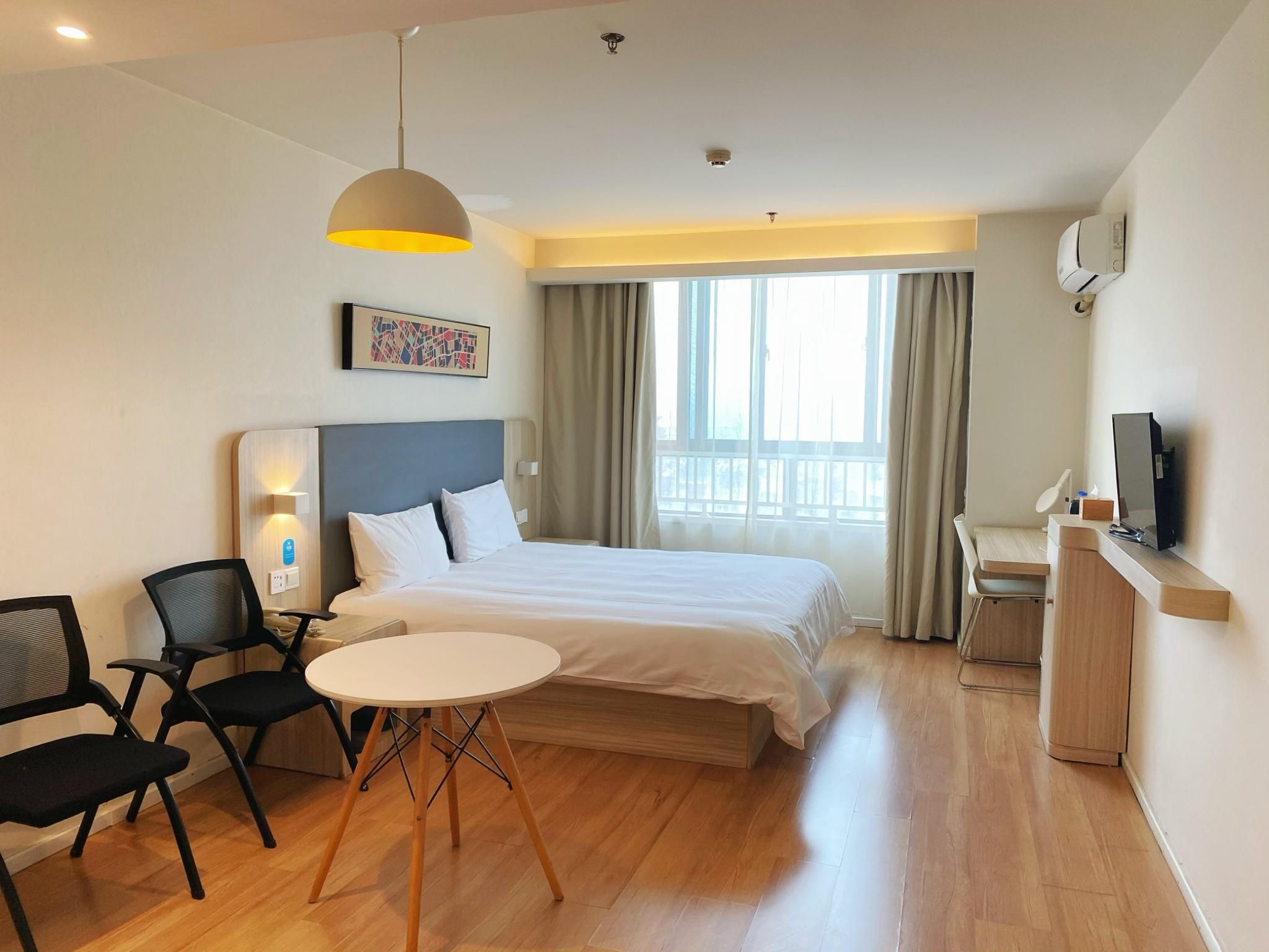 Queen Room A