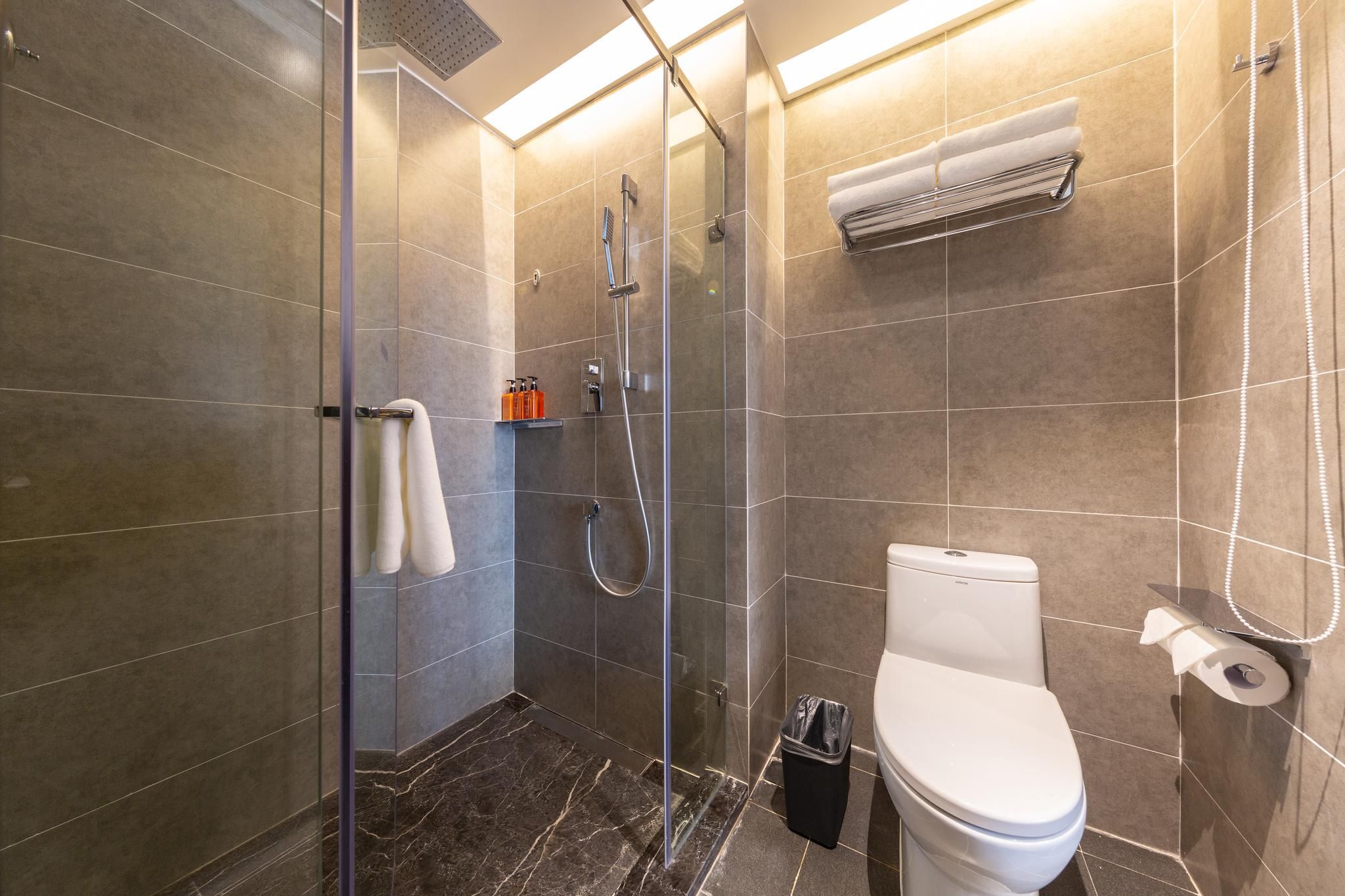 Huazhu - Superior 1 Bed Room