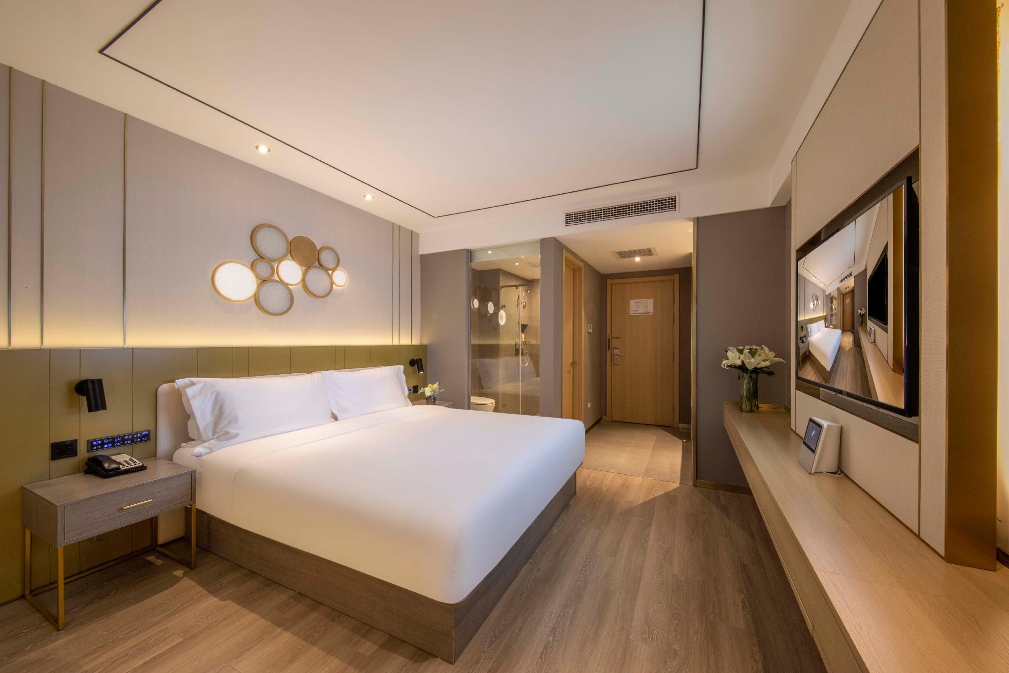 Huazhu - Deluxe Bed Room