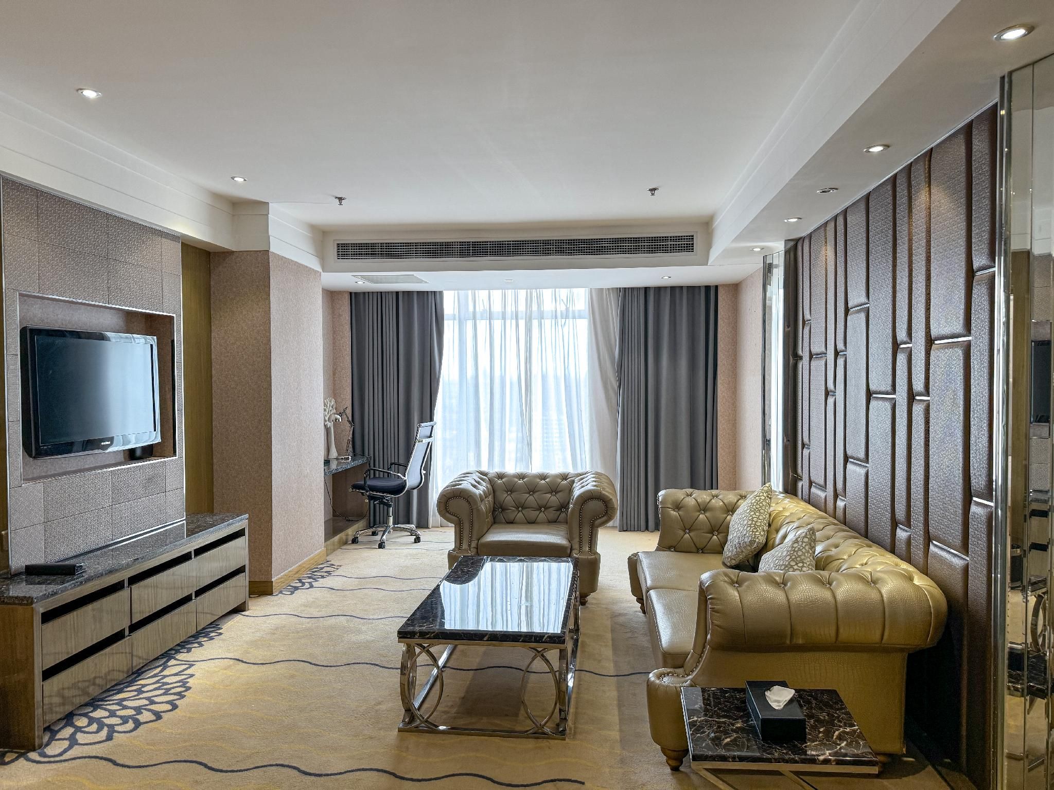 Superior King Room