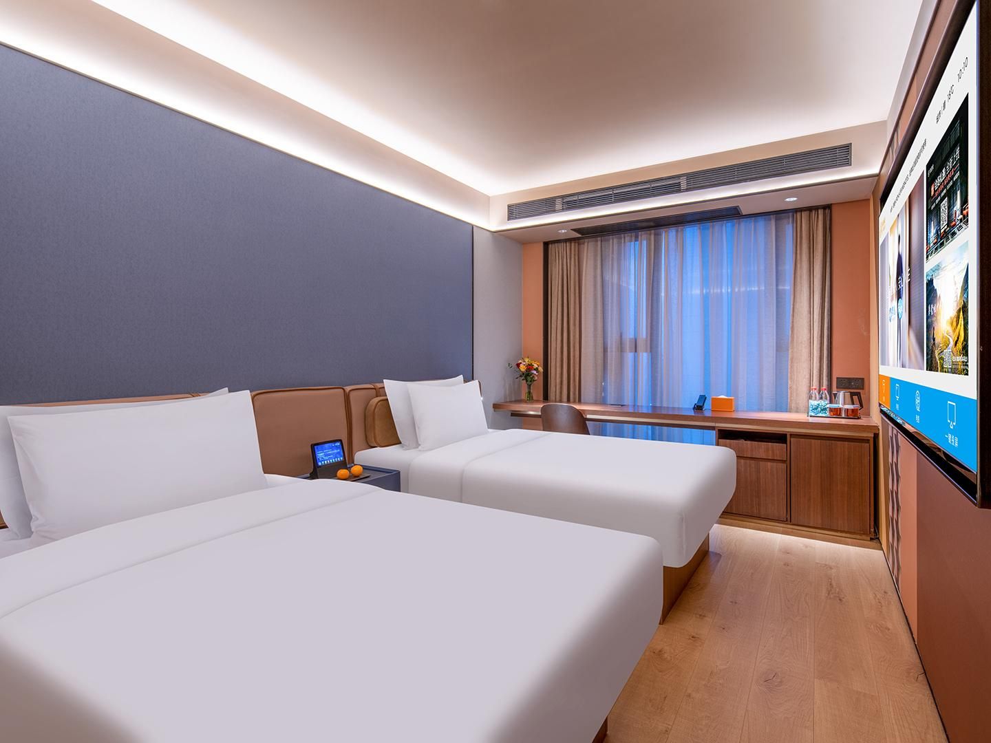 Huazhu - California Sunshine Twin Room