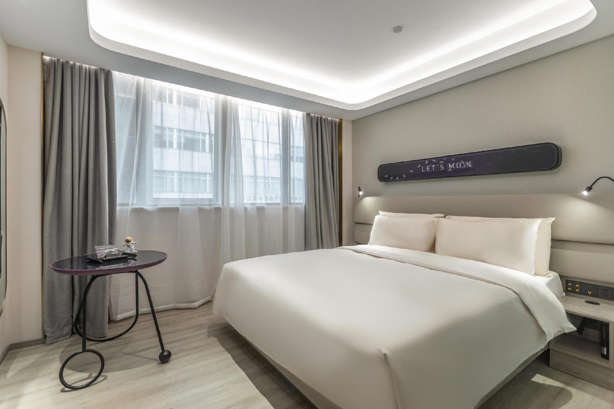 Comfort Queen Room