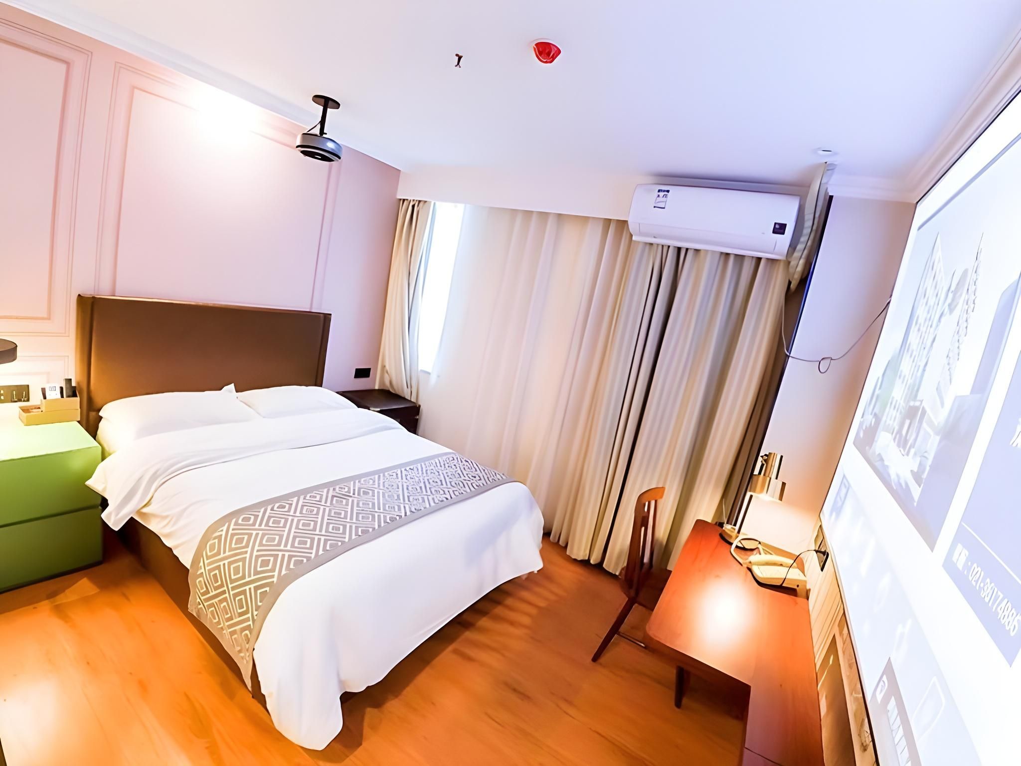 GTI - Feature 1 Bed Room, Projection