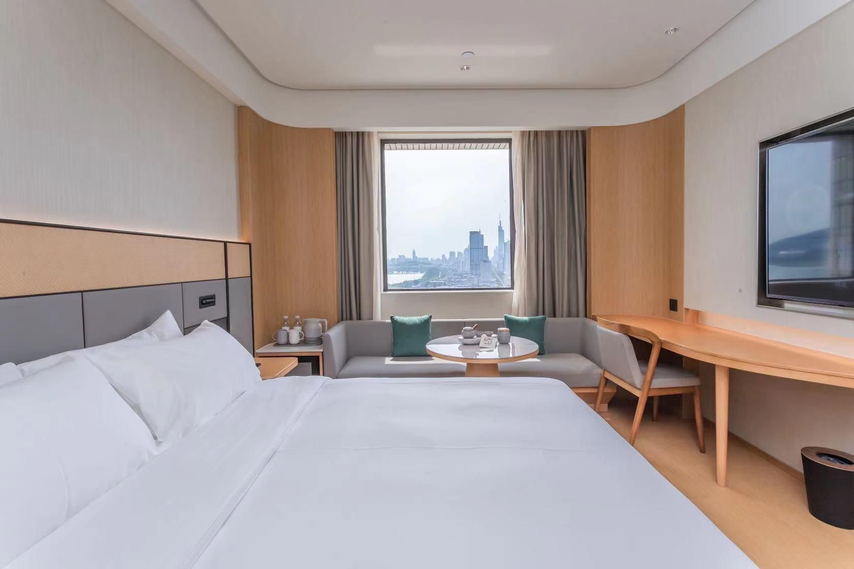 Huazhu - Room With View