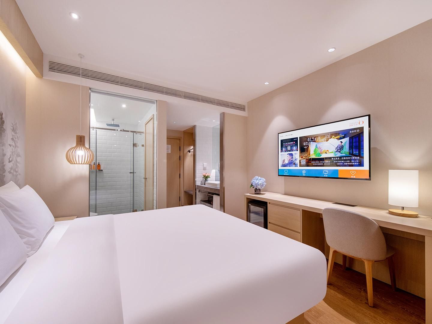 Huazhu - Deluxe Bed Room