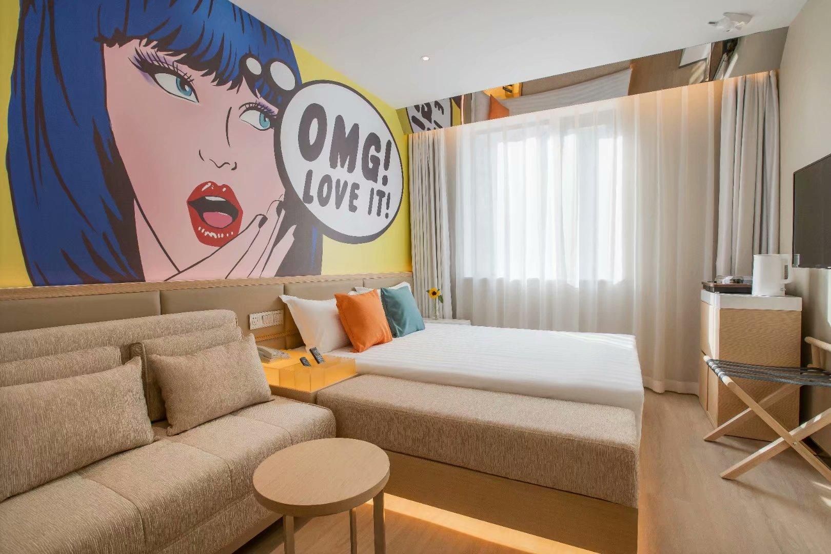 Deluxe Queen Room