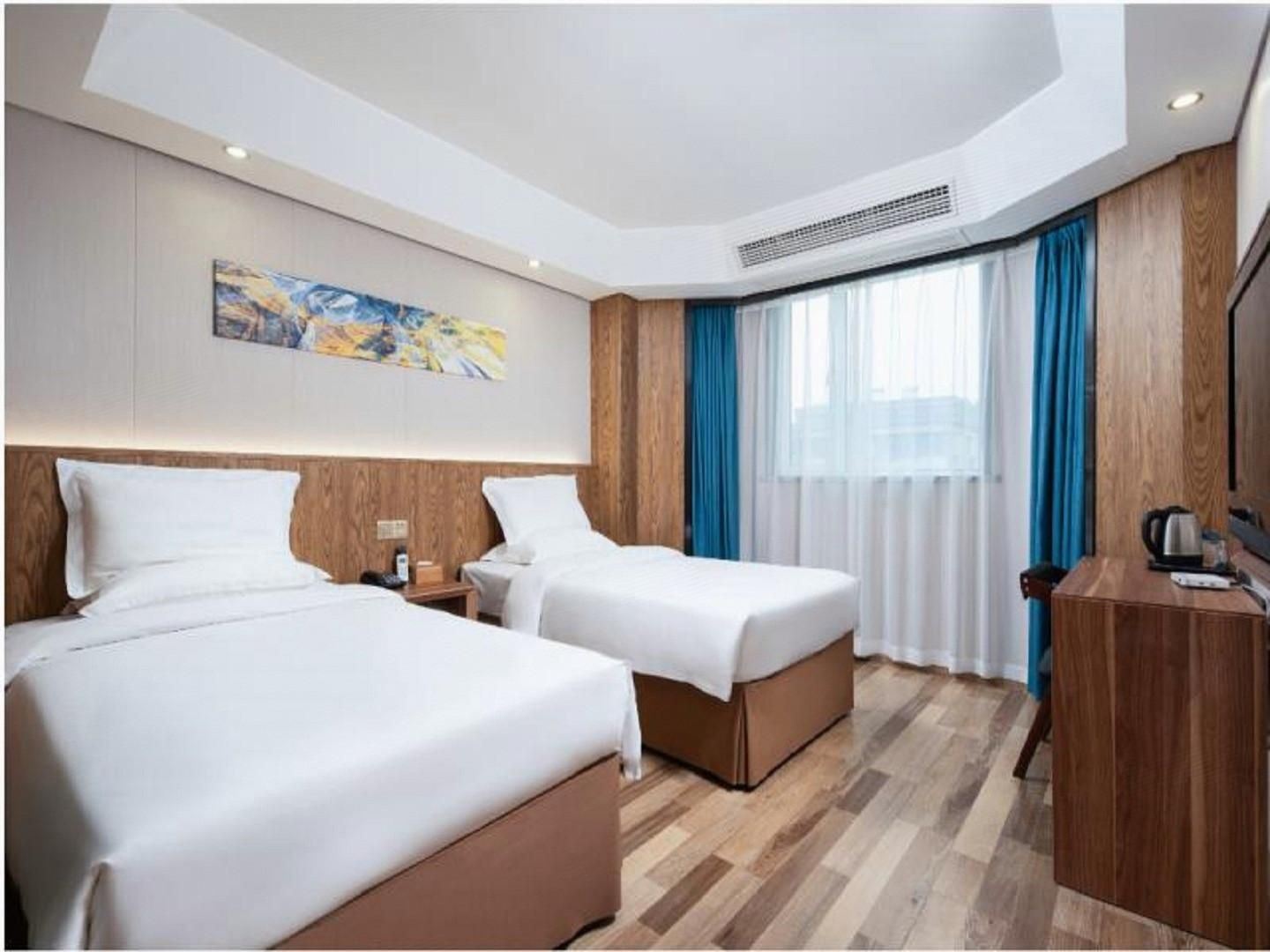 Huazhu - Deluxe Twin Room